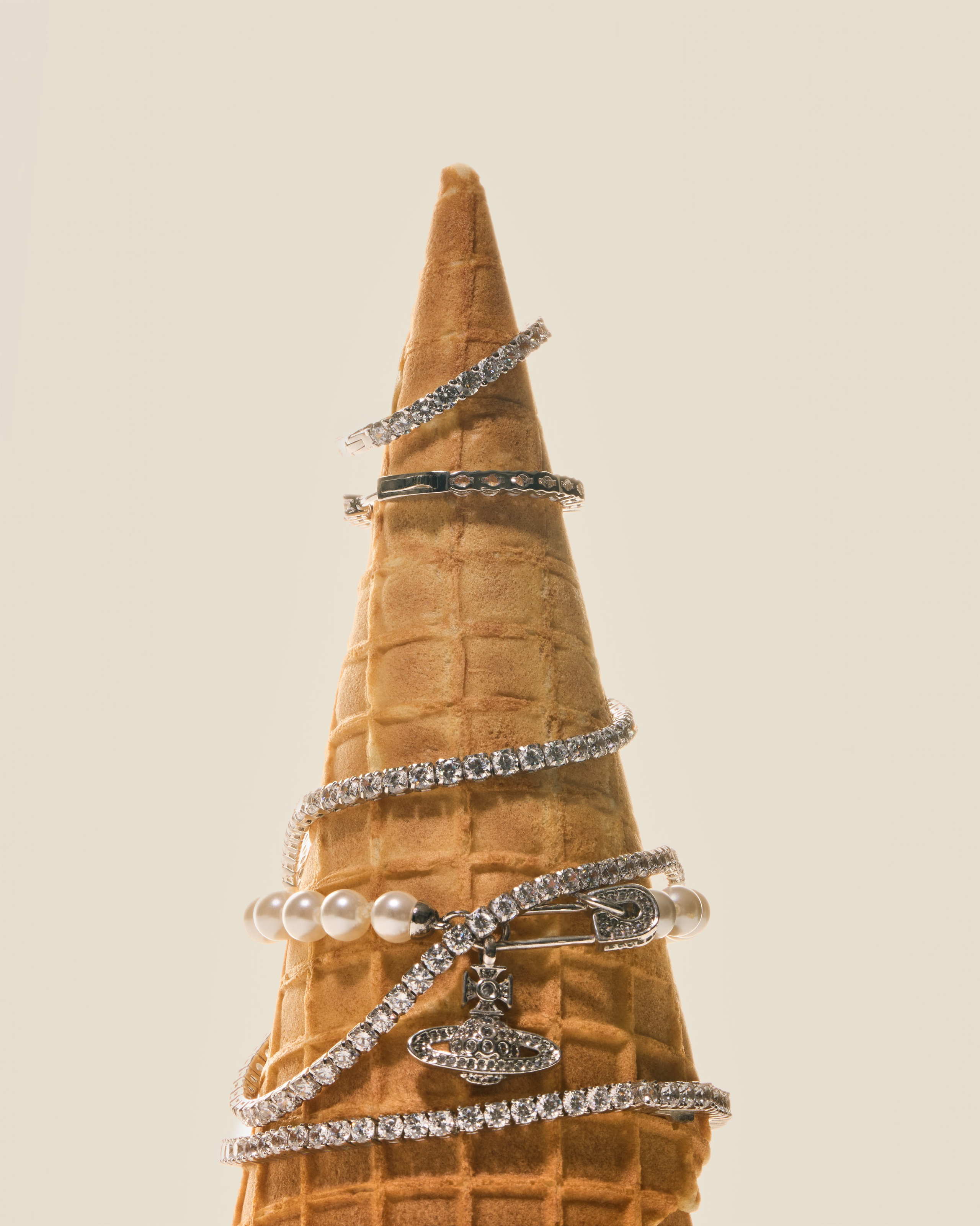 Jewelry. Retouching service