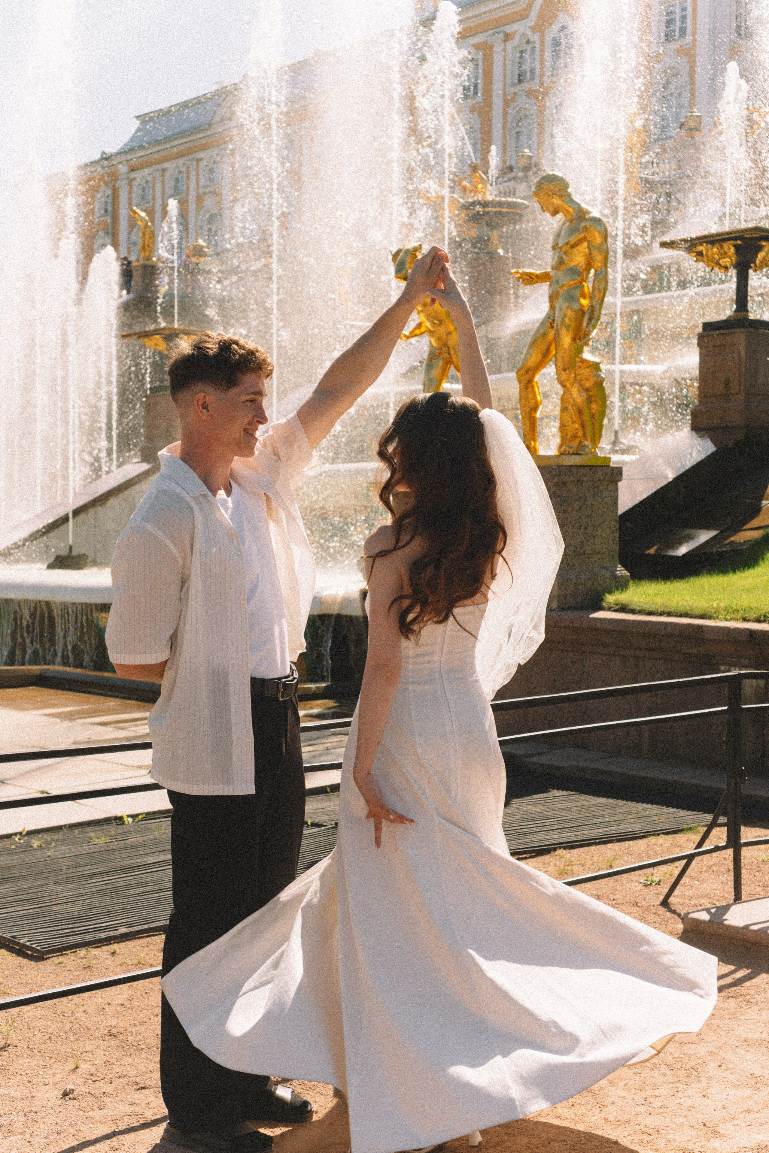 СВАДЕБНАЯ СЬЕМКА В ПЕТЕРГОФЕ И СЬЕМКА РЕПОРТАЖА В ЗАГСЕ ПЕТЕРГОФА. Профессиональный фотограф, Санкт-Петербург — Виктория Богомолова