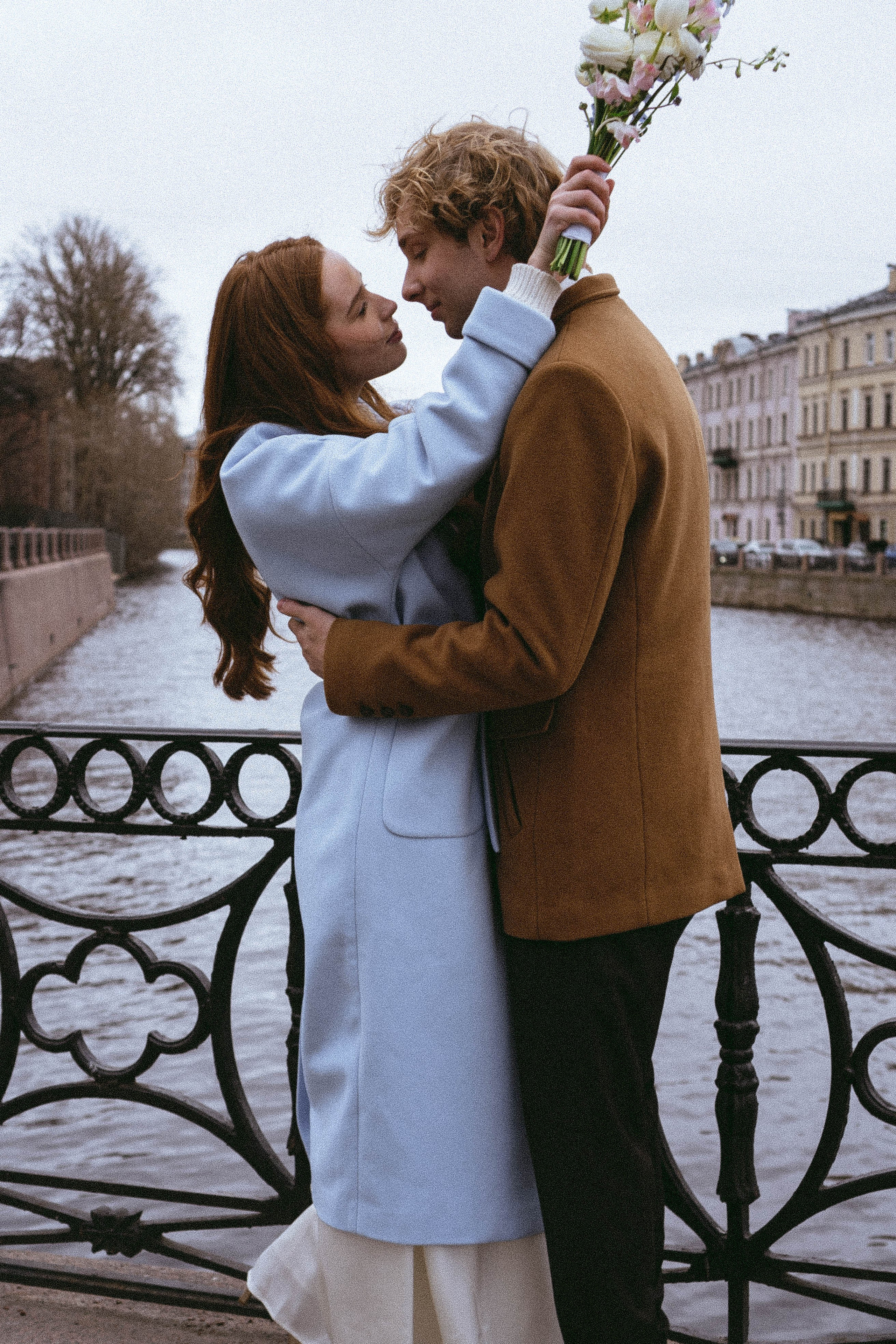 СВАДЕБНАЯ СЬЕМКА В ОТЕЛЕ. СБОРЫ ЖЕНИХА И НЕВЕСТЫ И ТАКЖЕ ТОР И ПОДГОТОВКА К ПРОГУЛКЕ И ПРОГУЛКА ПО ПЕТРОГРАДКЕ. Профессиональный фотограф, Санкт-Петербург — Виктория Богомолова