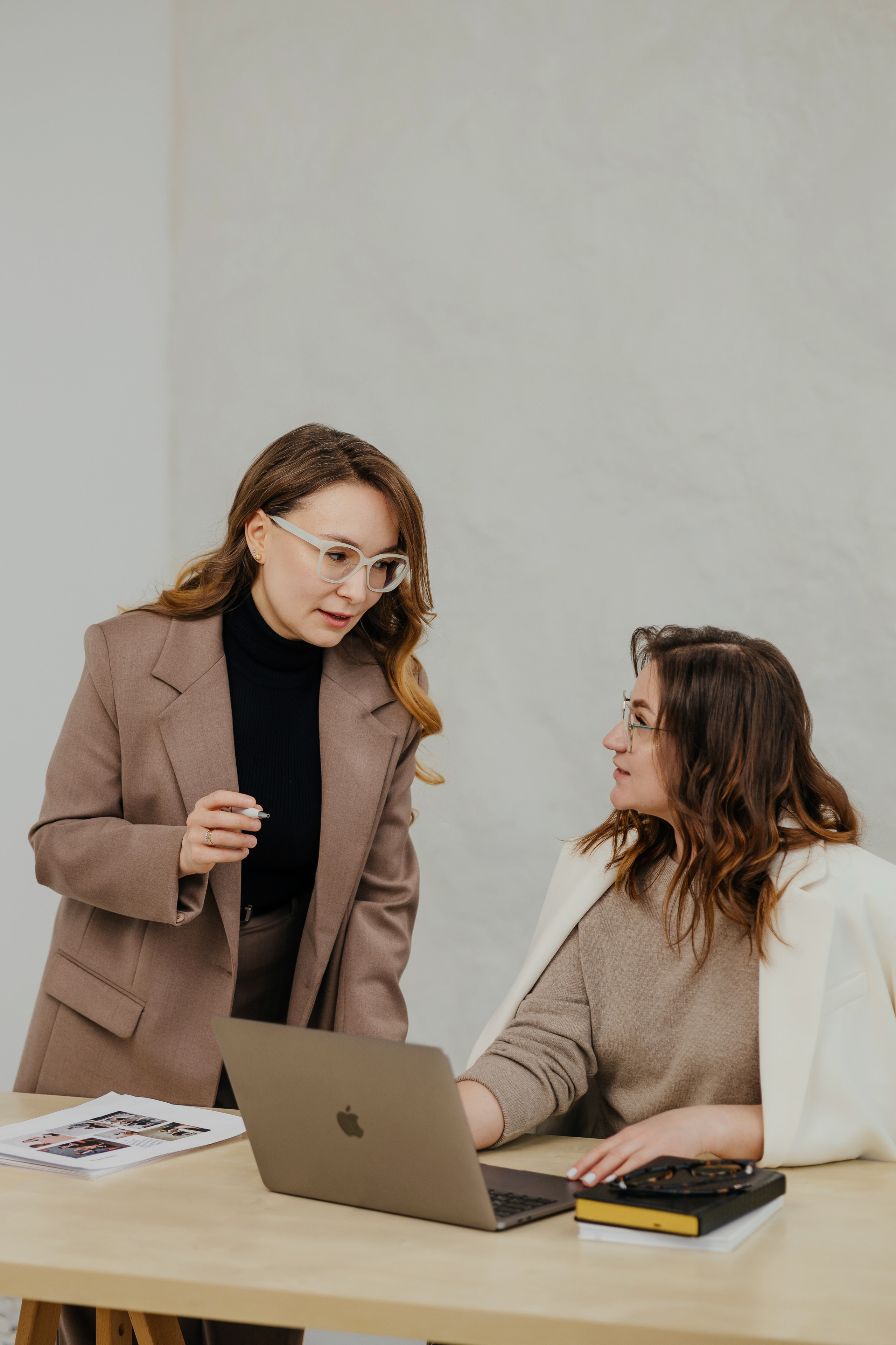 Контент съемка для бизнеса: «Салон оптики Культура зрения». Фотограф для бизнеса Константин Брусницын в Екатеринбурге