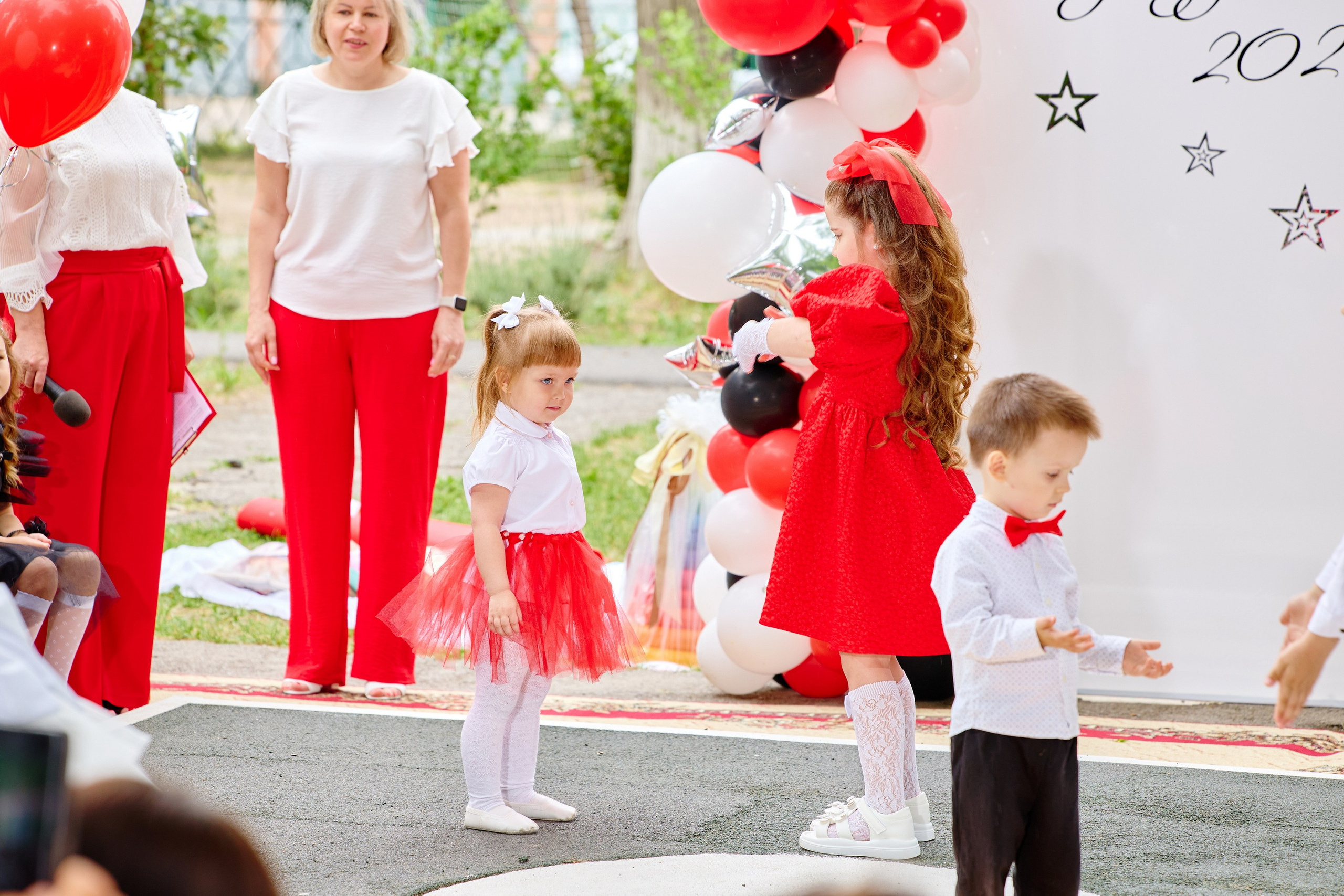 Выпускной 45 сад. Фотограф Выпускные альбомы Таганрог Сергей Коробченко
