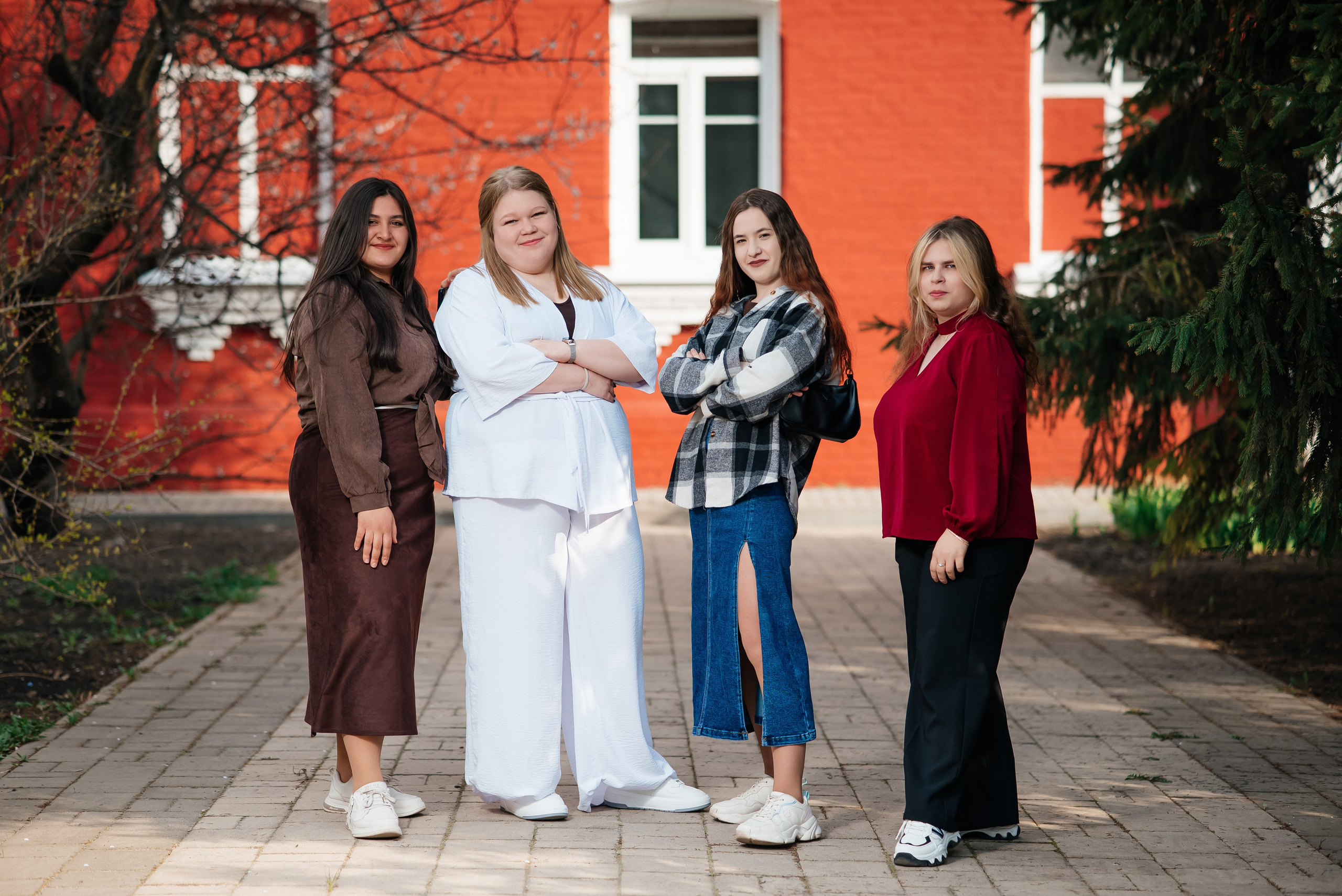 Студенческая весна. Школьный фотограф в Валуйках. Фотосессии для выпускников и изготовление выпускных альбомов в городе Валуйки и в Белгородской области