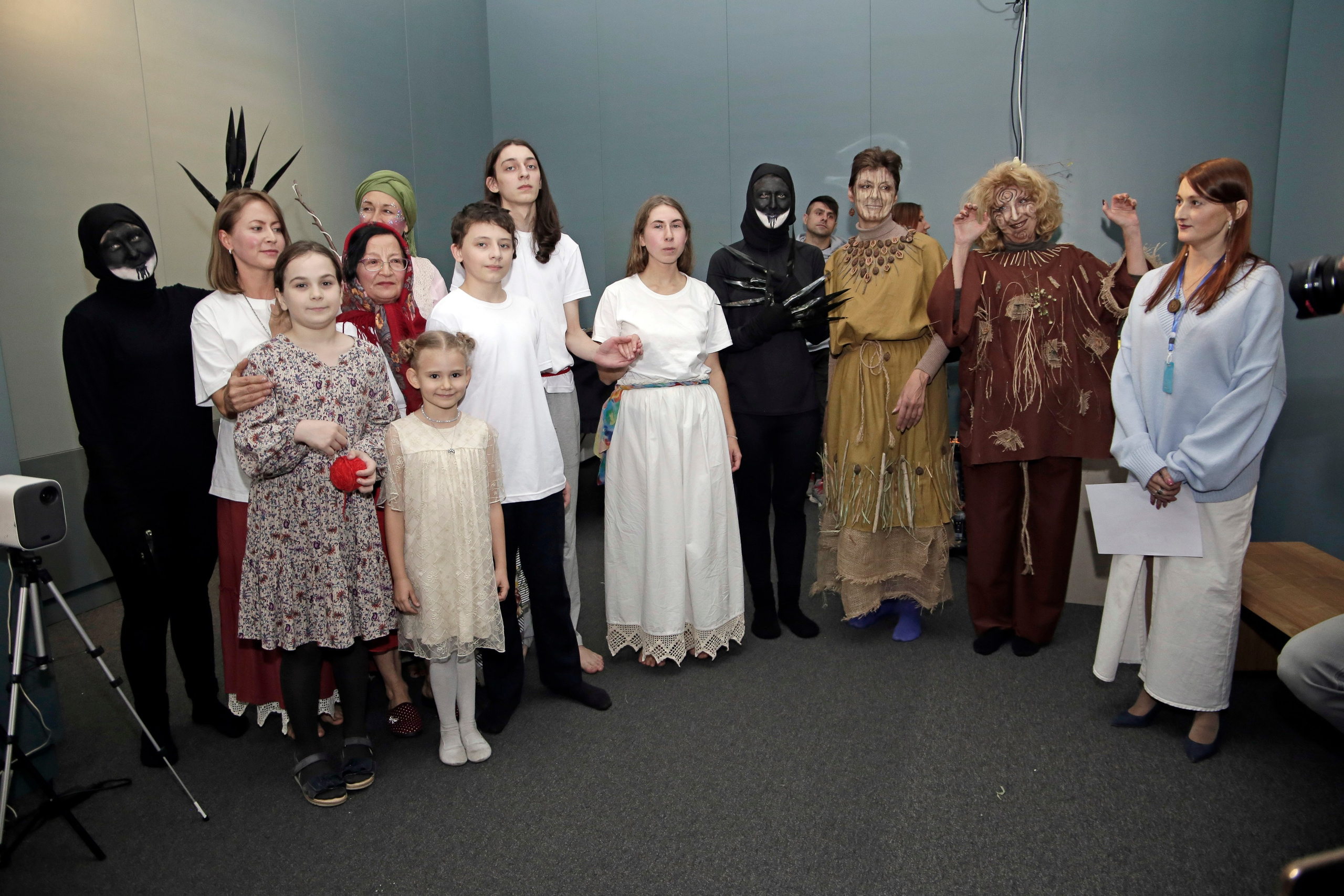 ЛАДУШКИ-ЛАДУШКИ. АРХЕОЛОГИЯ РУССКИХ СКАЗОК. ПЕРФОРМАНС. Художник, преподаватель дизайна, начинающий сценограф и режиссёр во Владивостоке