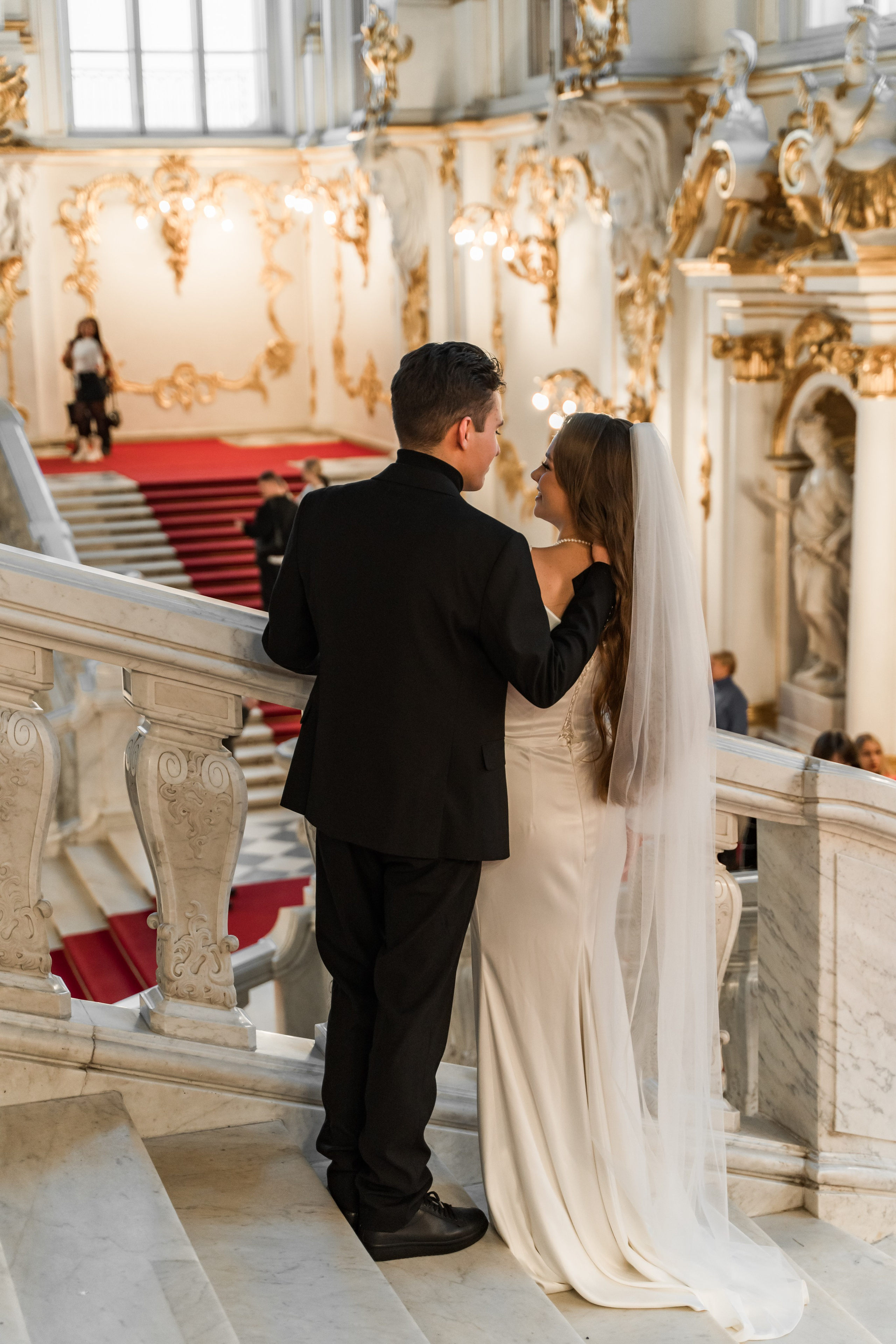 Фотосессия в Эрмитаже упрекрасно передаст Ваш стиль свадьбы!