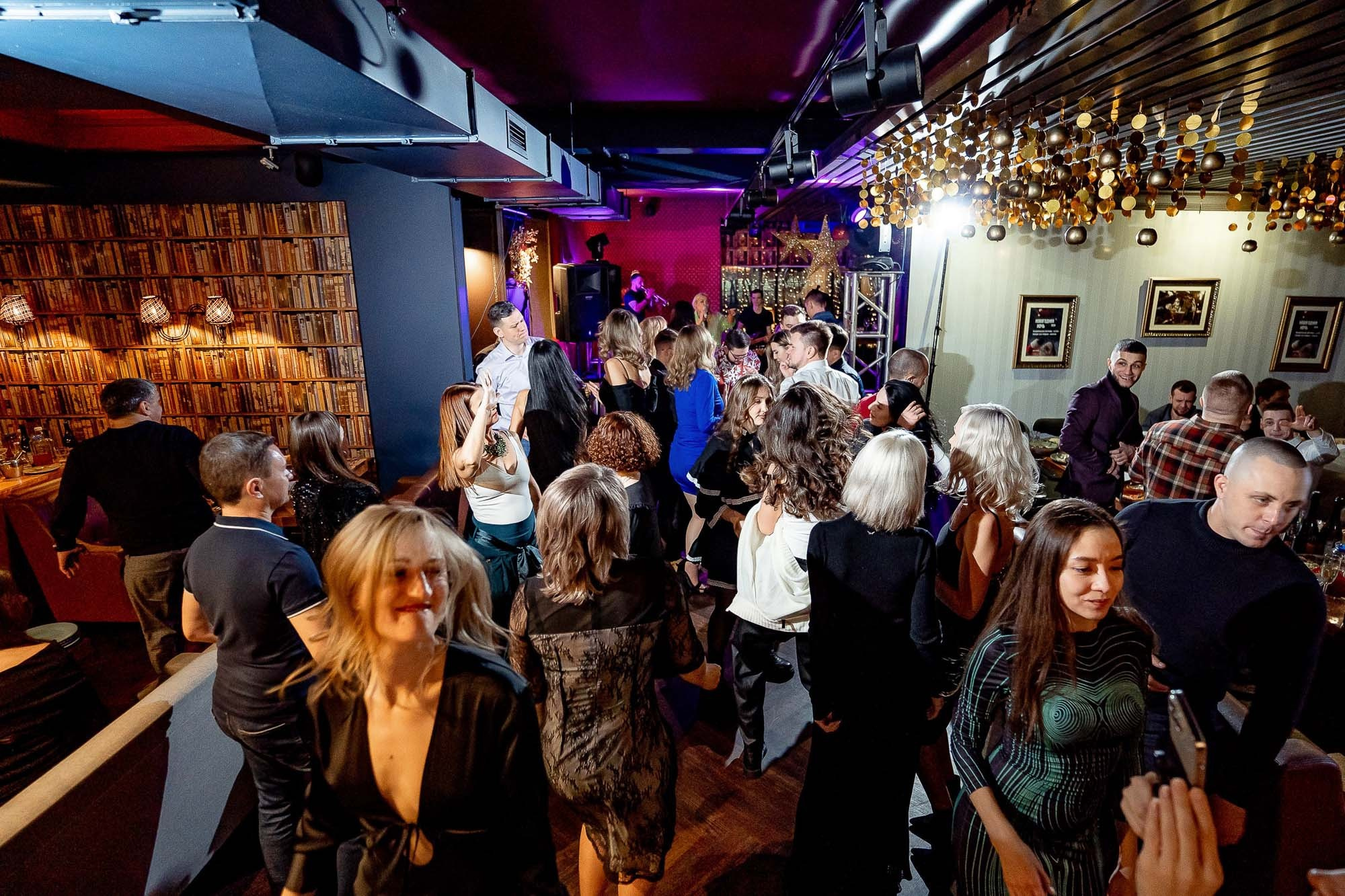 Новый год 2024 в Peoples. Сергей Кошкин. Репортажная и ивент-фотография в Сургуте