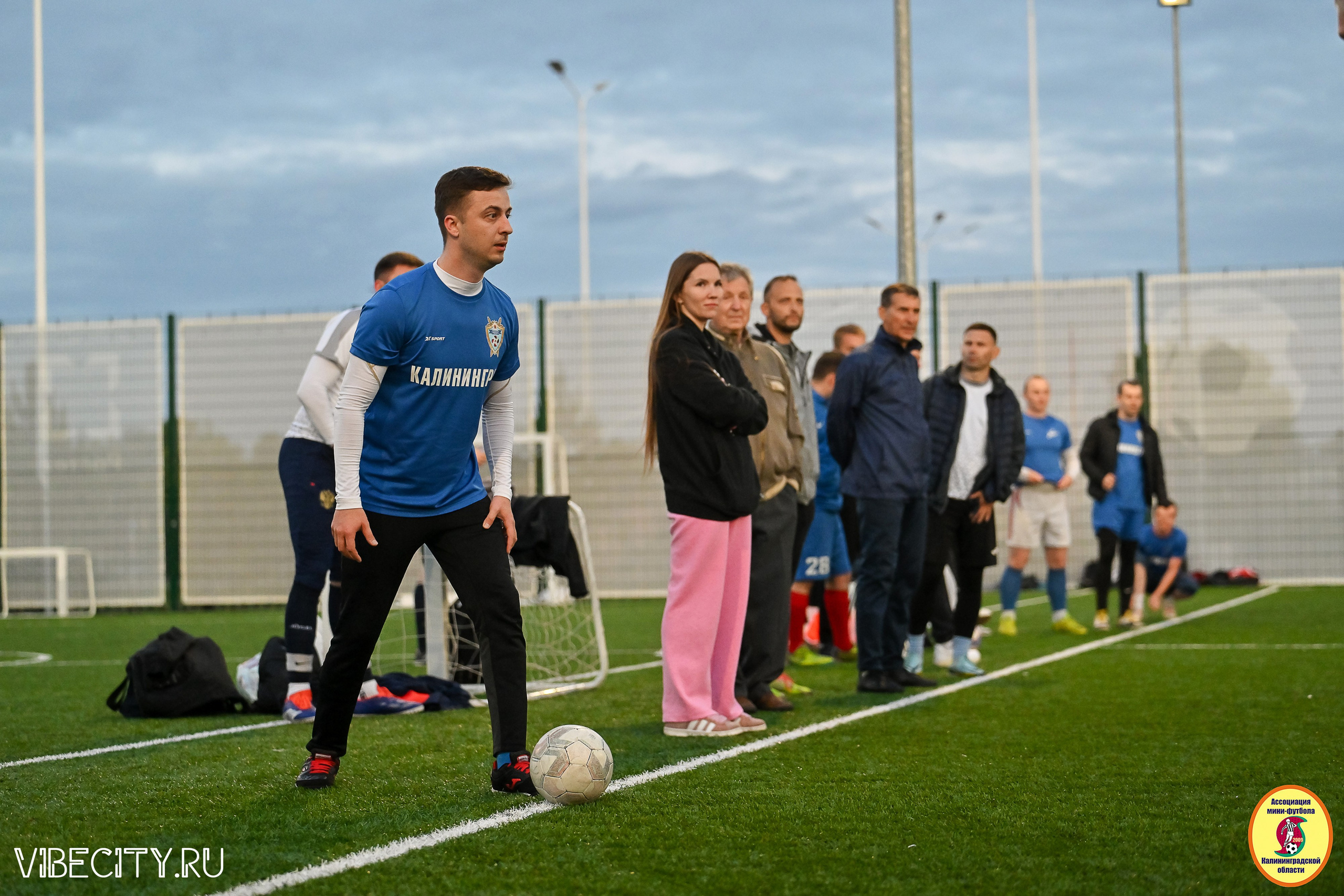 ИГРЫ МИНИ-ФУТБОЛЬНОЙ И КОРПОРАТИВНОЙ ЛИГИ. VIBECITY.RU Вайб Сити Ру Фоторепортажи Фотоотчеты Калининград