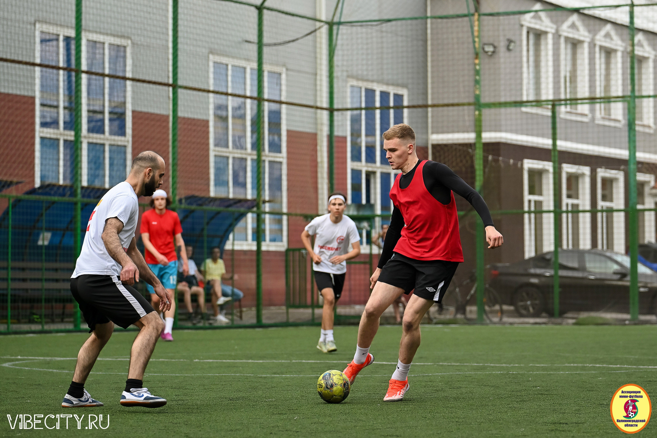 ИГРЫ МИНИ-ФУТБОЛЬНОЙ И КОРПОРАТИВНОЙ ЛИГИ. VIBECITY.RU Вайб Сити Ру Фоторепортажи Фотоотчеты Калининград