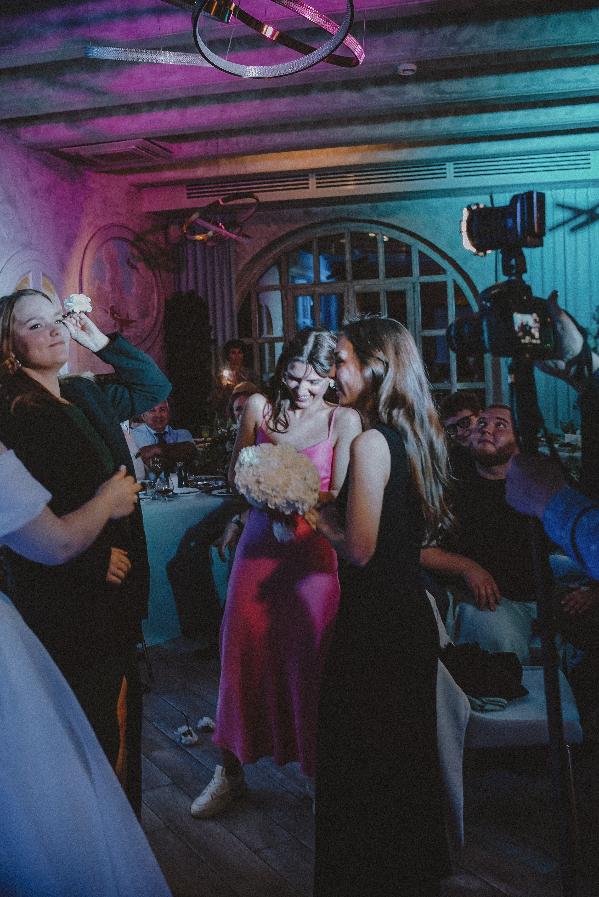 Love.com: Главная страница нашего счастья. Свадебный и семейный фотограф в Москве Сажина Кристина КиМ. Свадебный оператор в Москве Сажин Максим