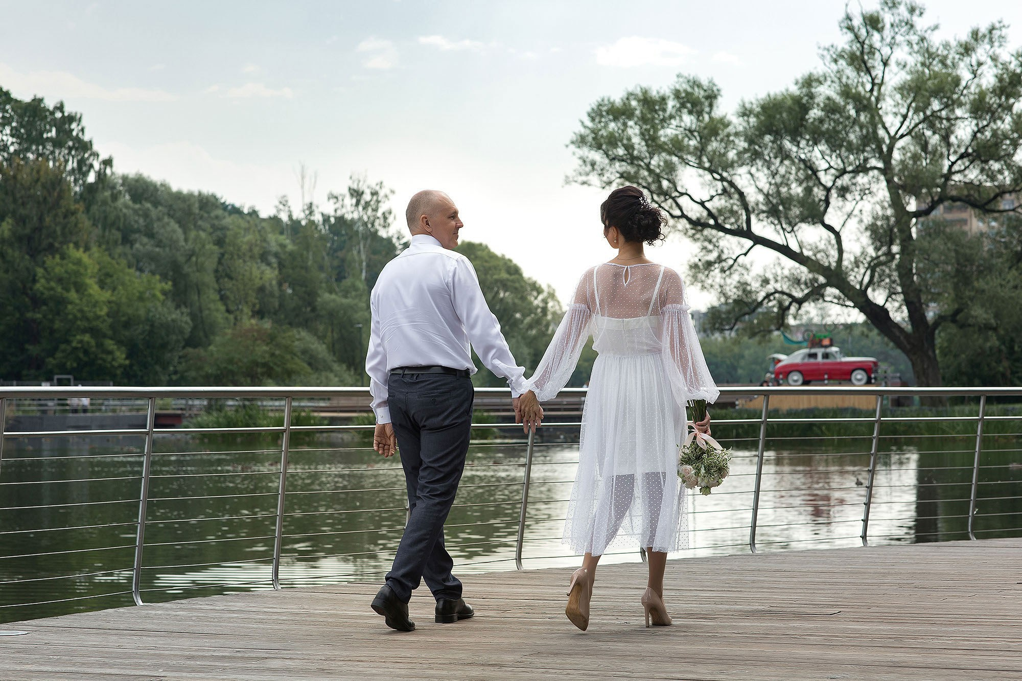 Прогулка, фотосессия жениха и невесты. Свадебная съемка. Фотограф в Москве Валерий Боцман