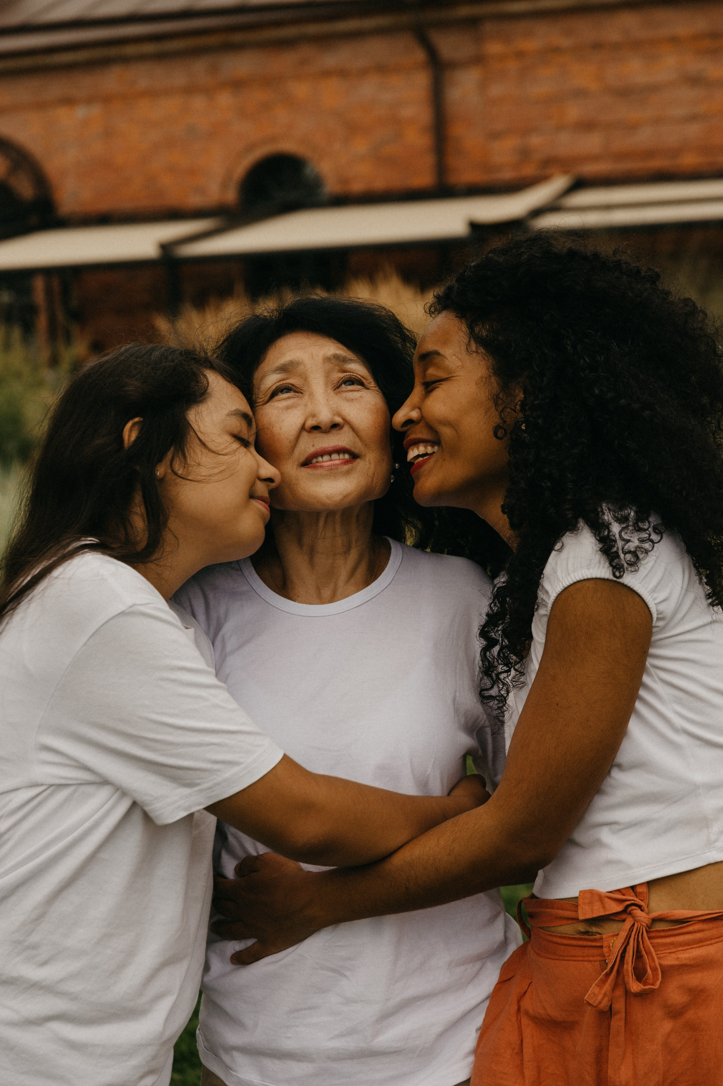 Лида, Антонина, Эвелина, Даня. Главная