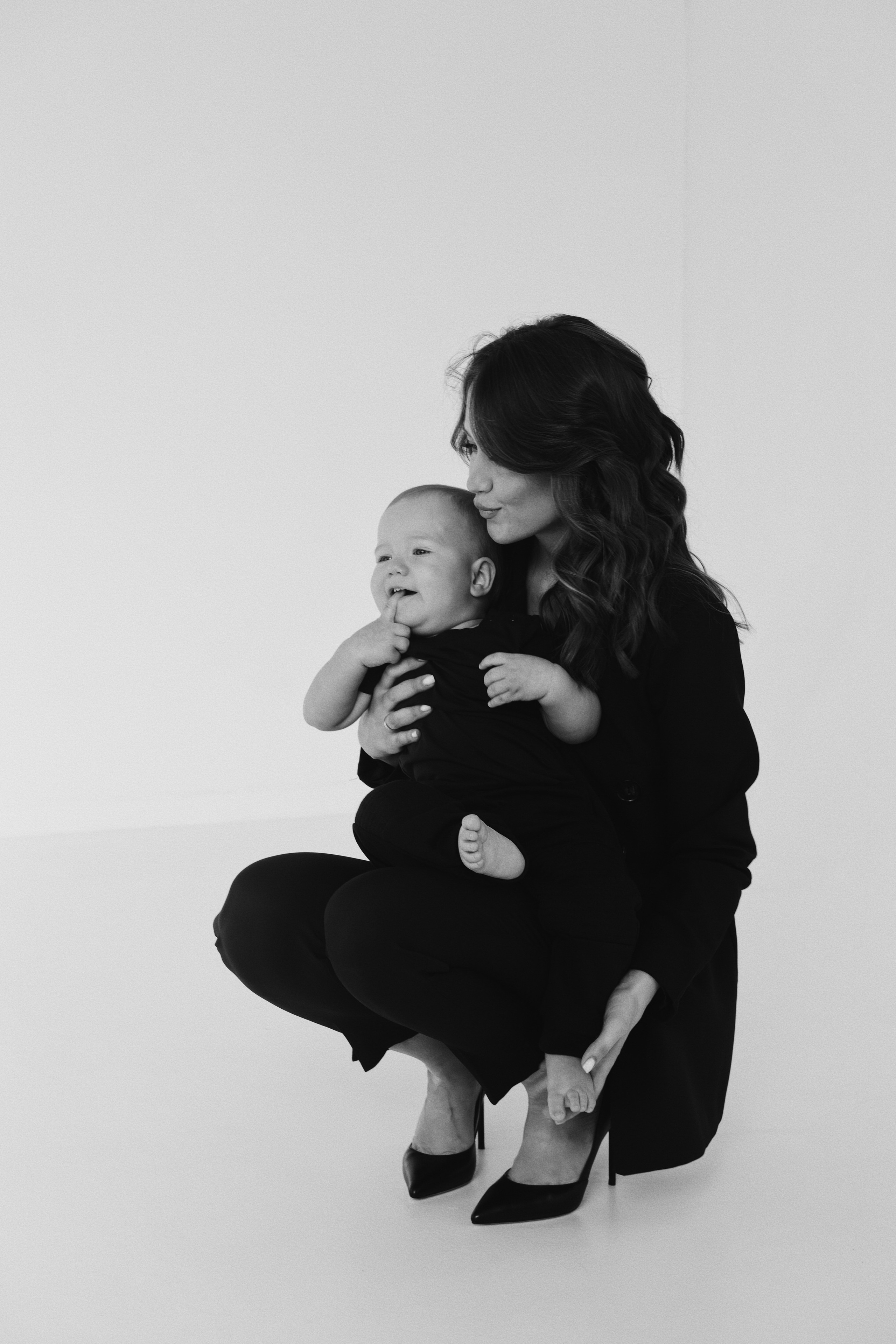 В ЧЕРНОМ. КРИСТИНА ГУСЬКОВА