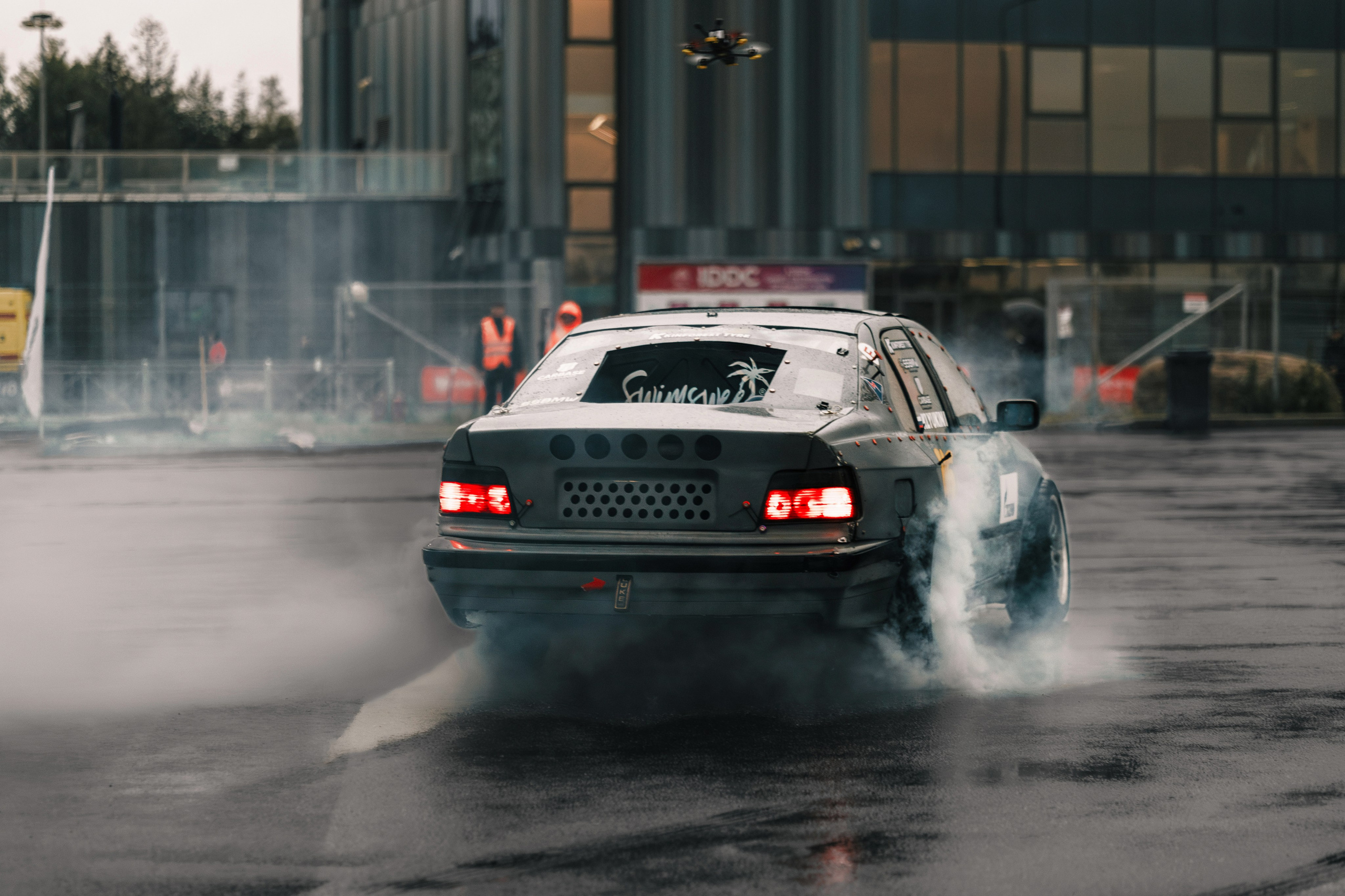 IDDC Этап 2: Бетонный Колизей и блогеры в деле