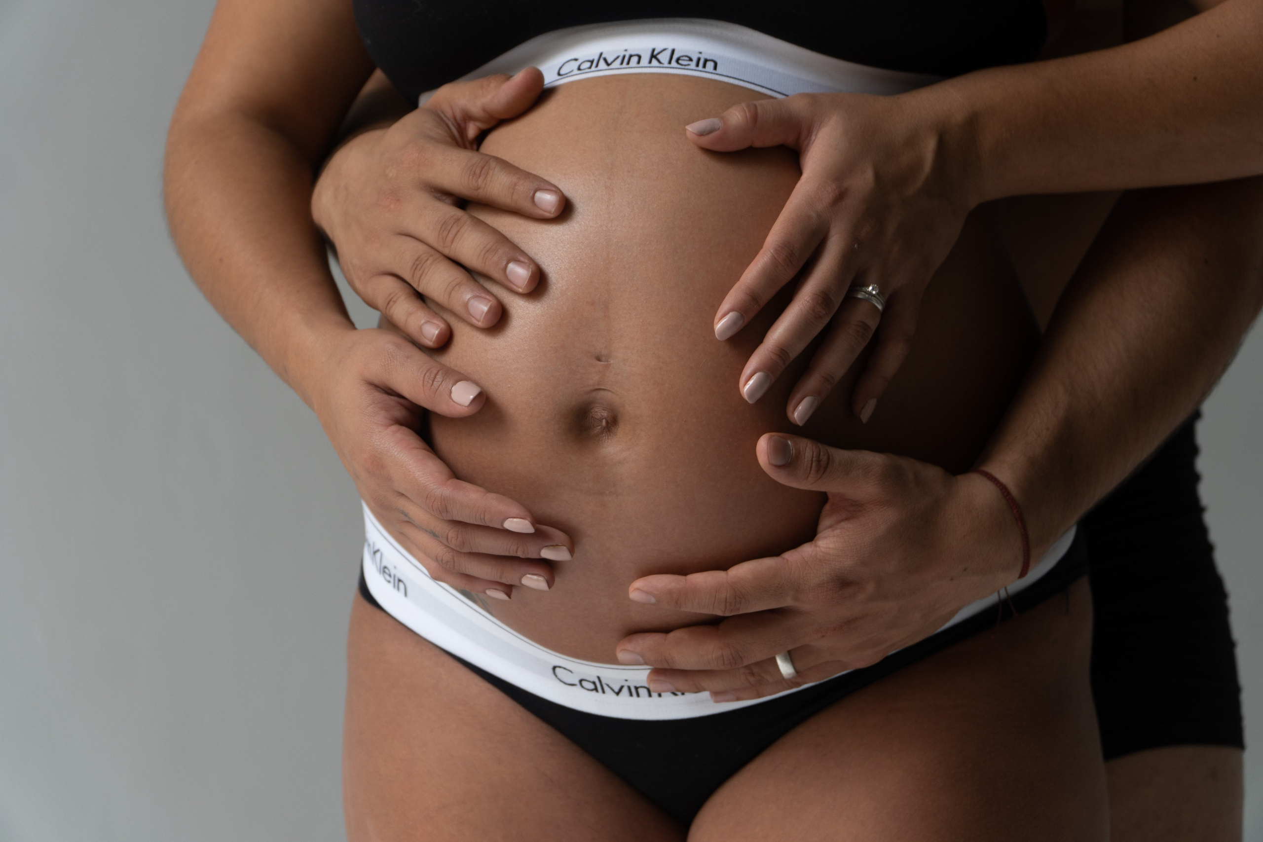 Andrea «en el estudio / in the studio». Wedding Photographer in Barcelona and Medellin