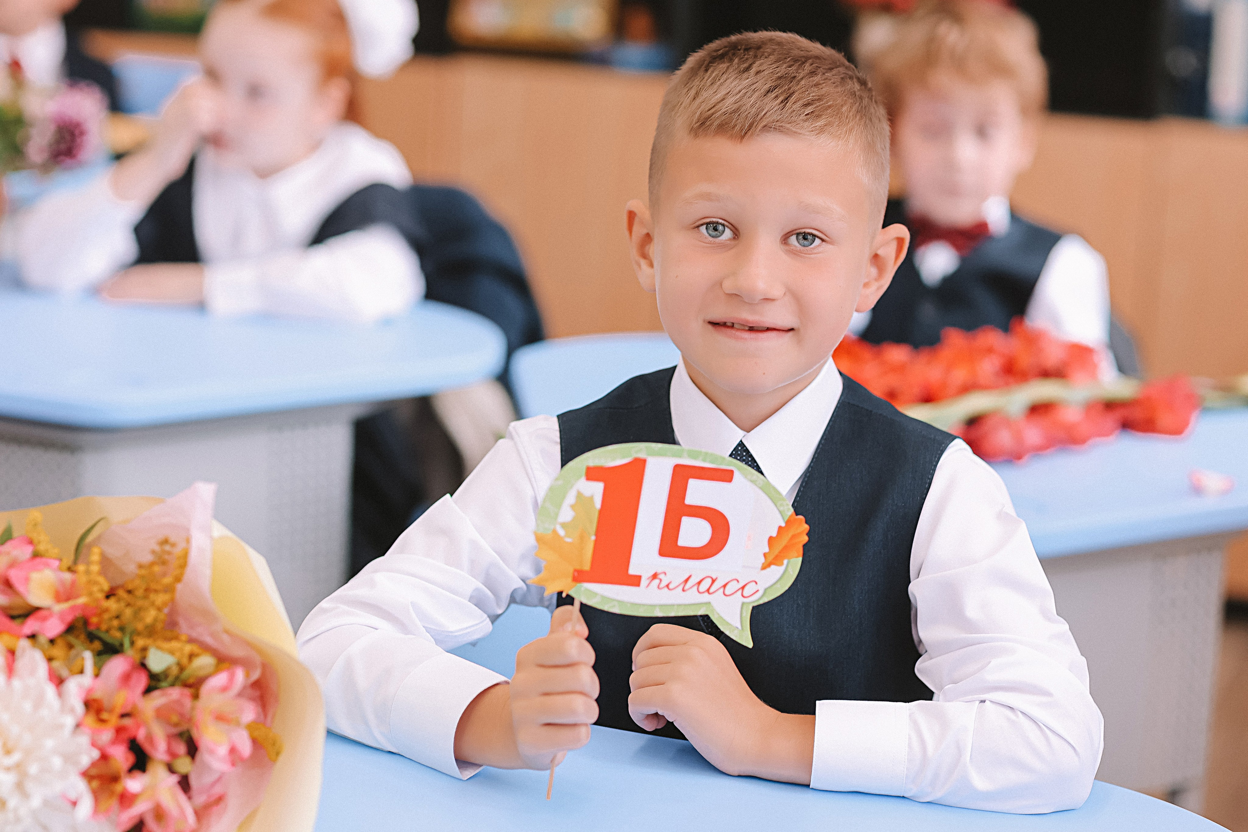 1 сентября линейка+кл час+портреты. Семейный фотограф Тюмень, фотограф на роды Салмина Мария