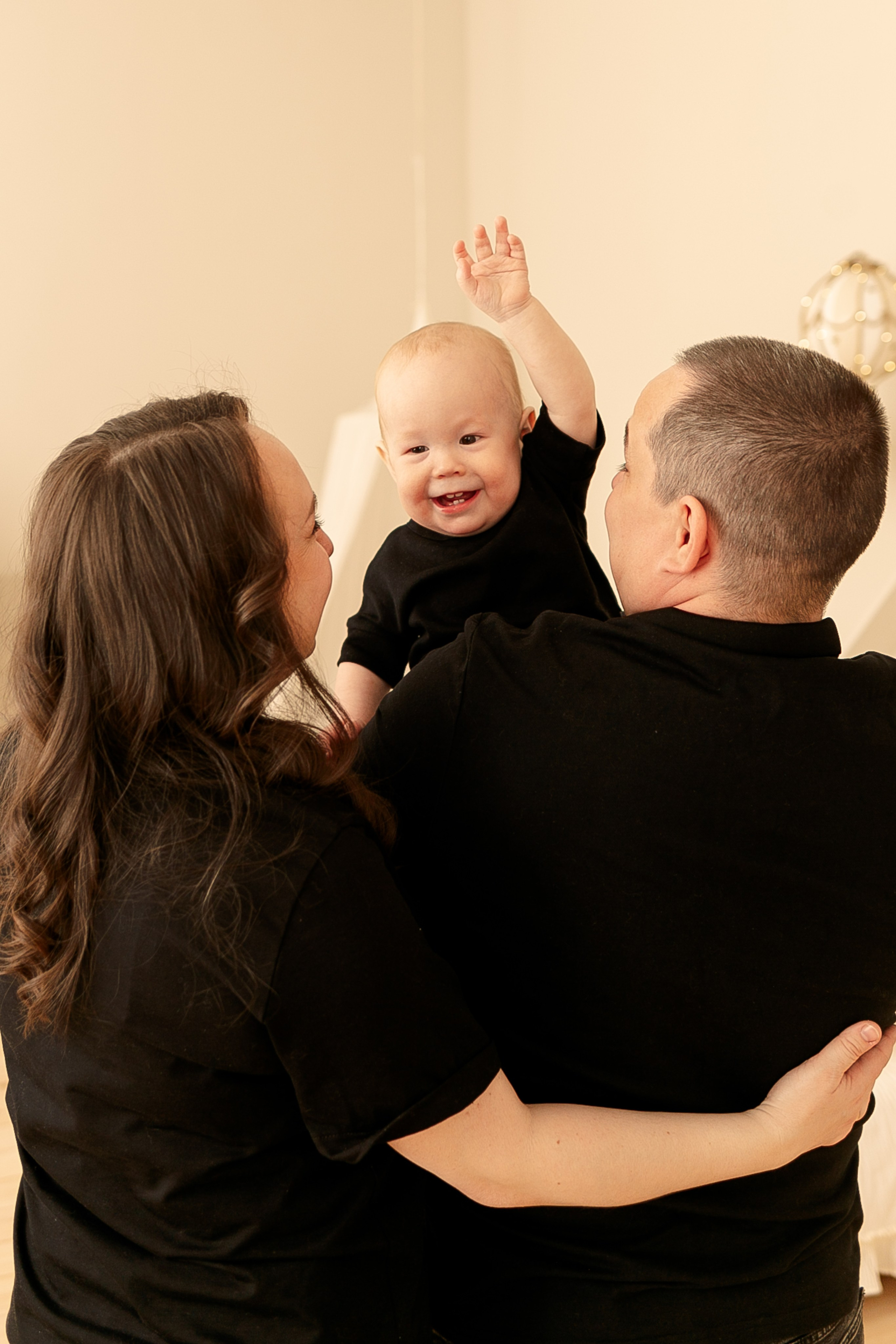 Тимуру 1 годик. Семейный фотограф Фотосессия беременности  Екатеринбург Елена Луткова