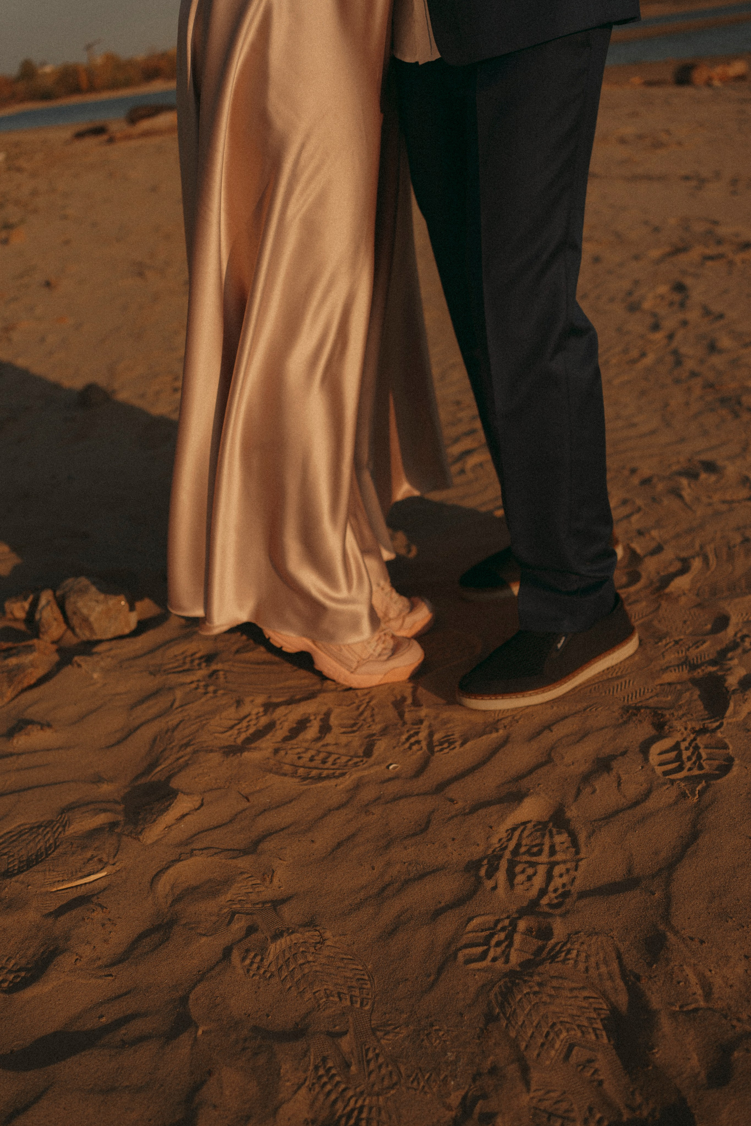 Love Story в свадебных нарядах на берегу реки. Портретный фотограф в Казани, Красной Поляне и Сочи Анна Кузнецова