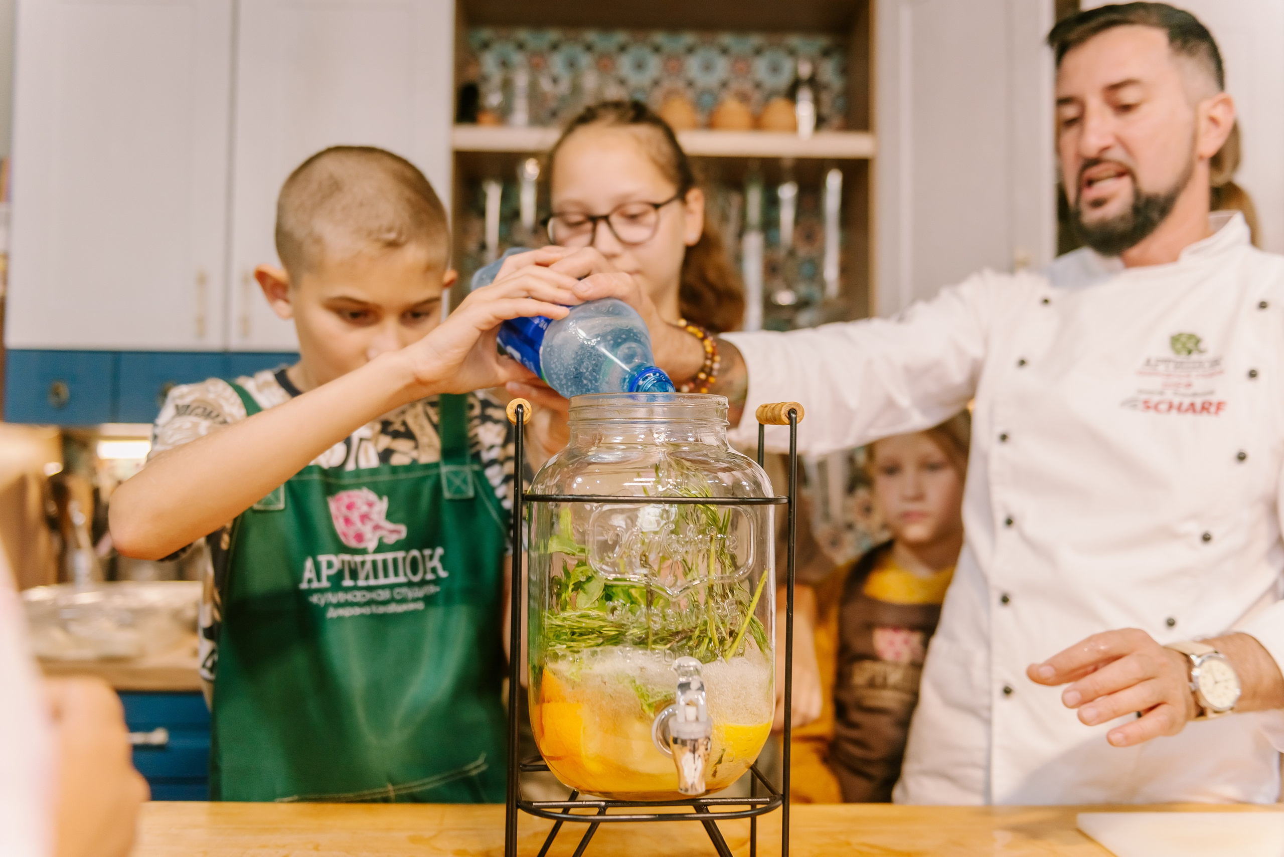 Инклюзивная кухня добра в Артишок 30. 07.35. Детский фотограф, семейный фотограф и репортажи в Кемерово