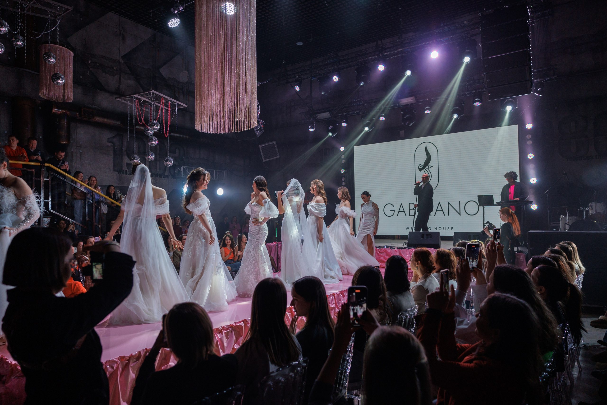 Показ Gabiano & Marry me. Свадебный и семейный фотограф Казань