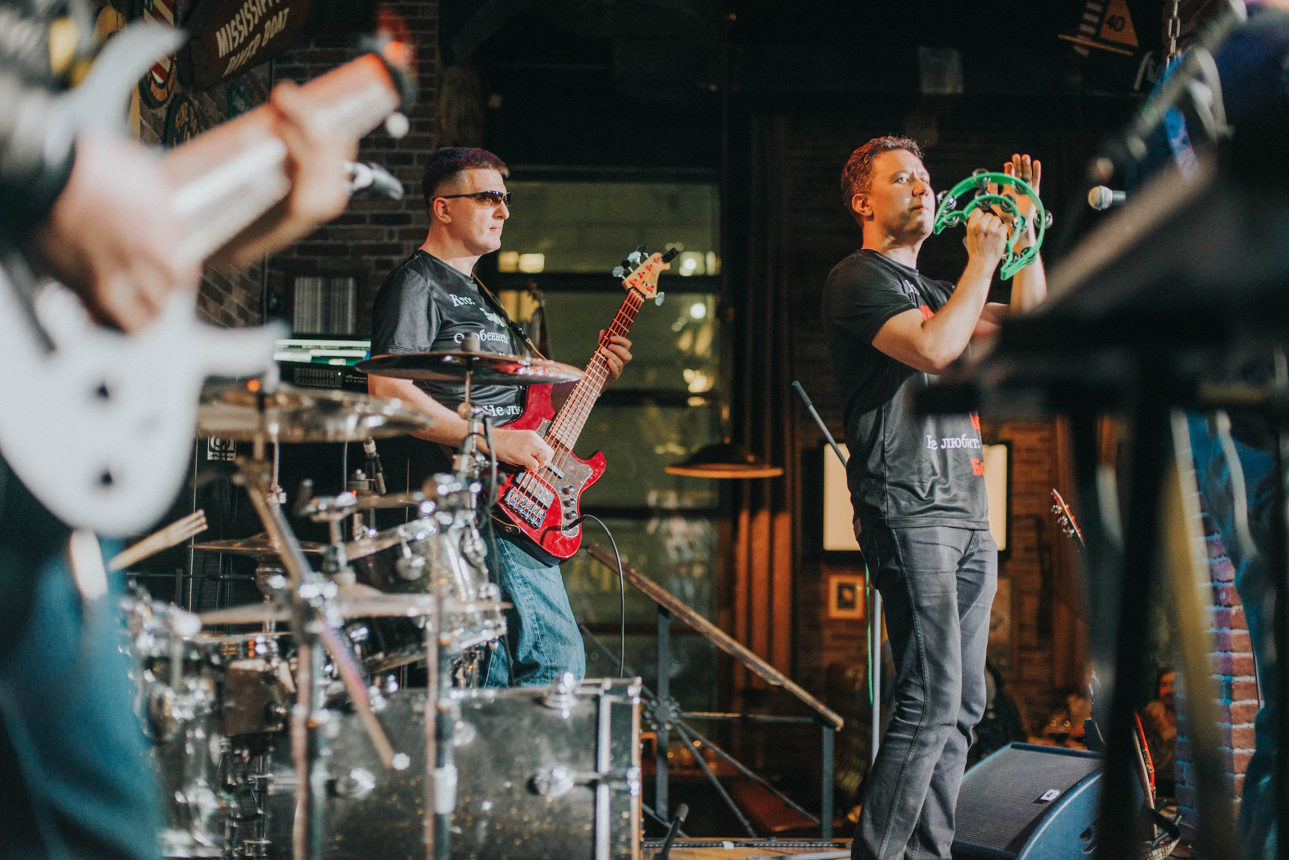 LifePub 16.03.2022. Московская кавер-группа BankBand