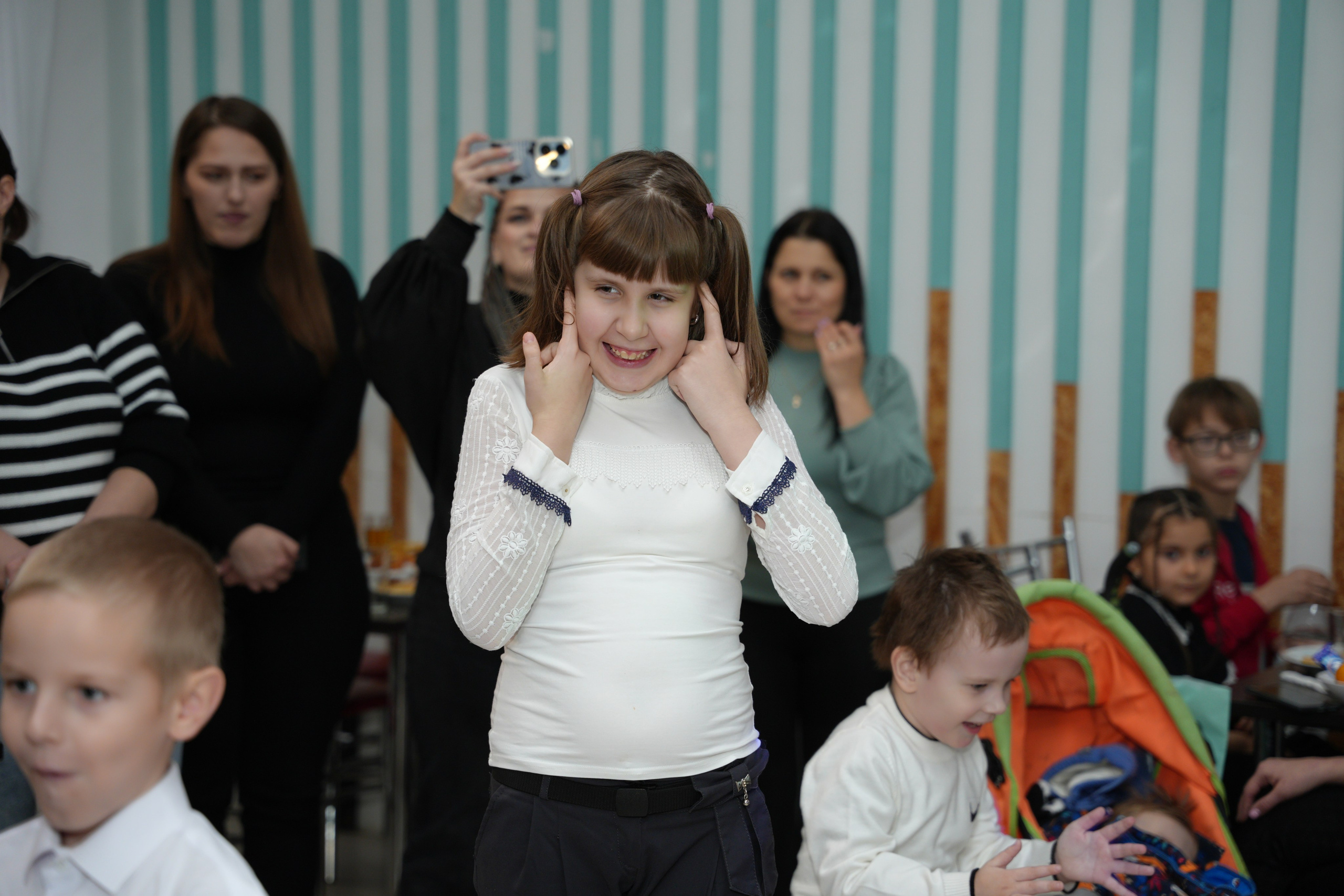 Социально —благотворительная акция «Ты в этом мире не один», посвященная Международному дню инвалидов. ВЫПУСКНЫЕ АЛЬБОМЫ, Школьный фотограф, семейный и свадебный в Саратове и области Ольга Плаксина