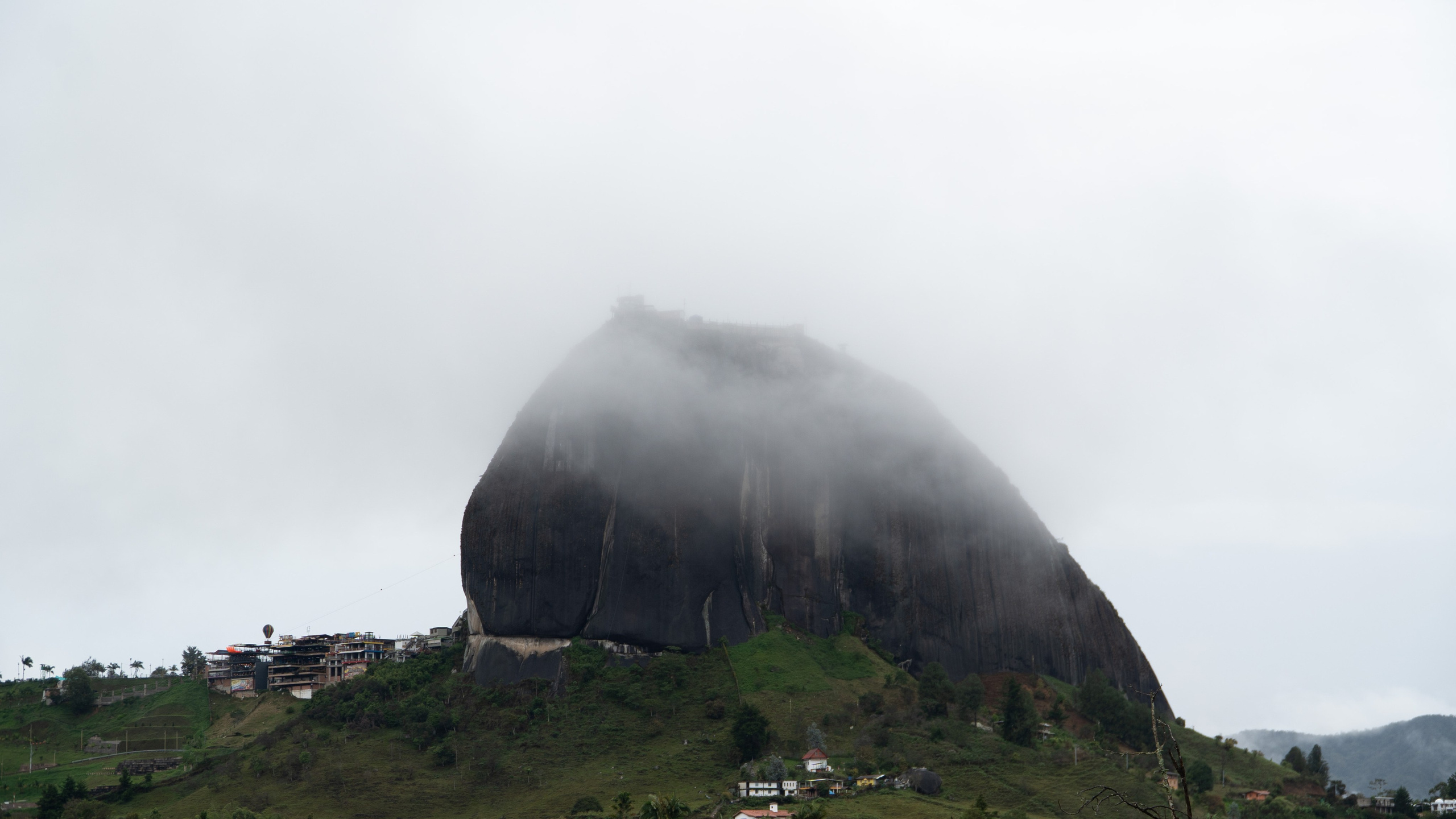 Guatape full. Wedding Photographer in Barcelona and Medellin