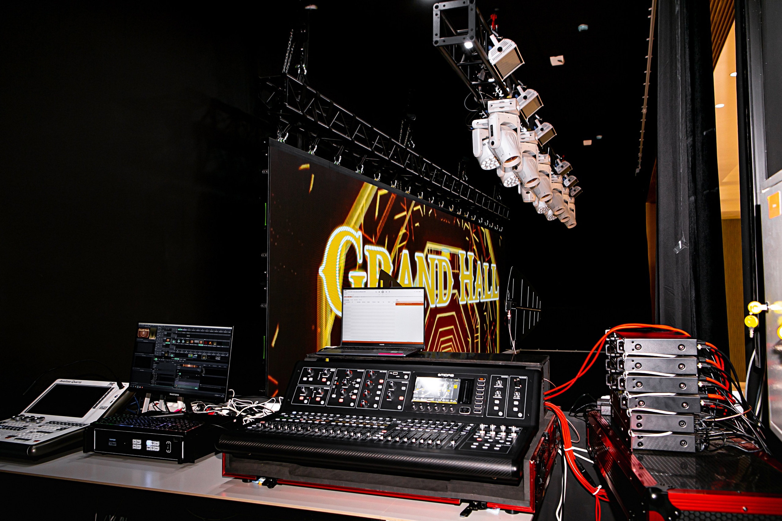 Банкетный зал Grand Holl. Контент фотограф, съемка для маркетплейсов, фуд съемка и репортажи в Новосибирске Ралия Галеева