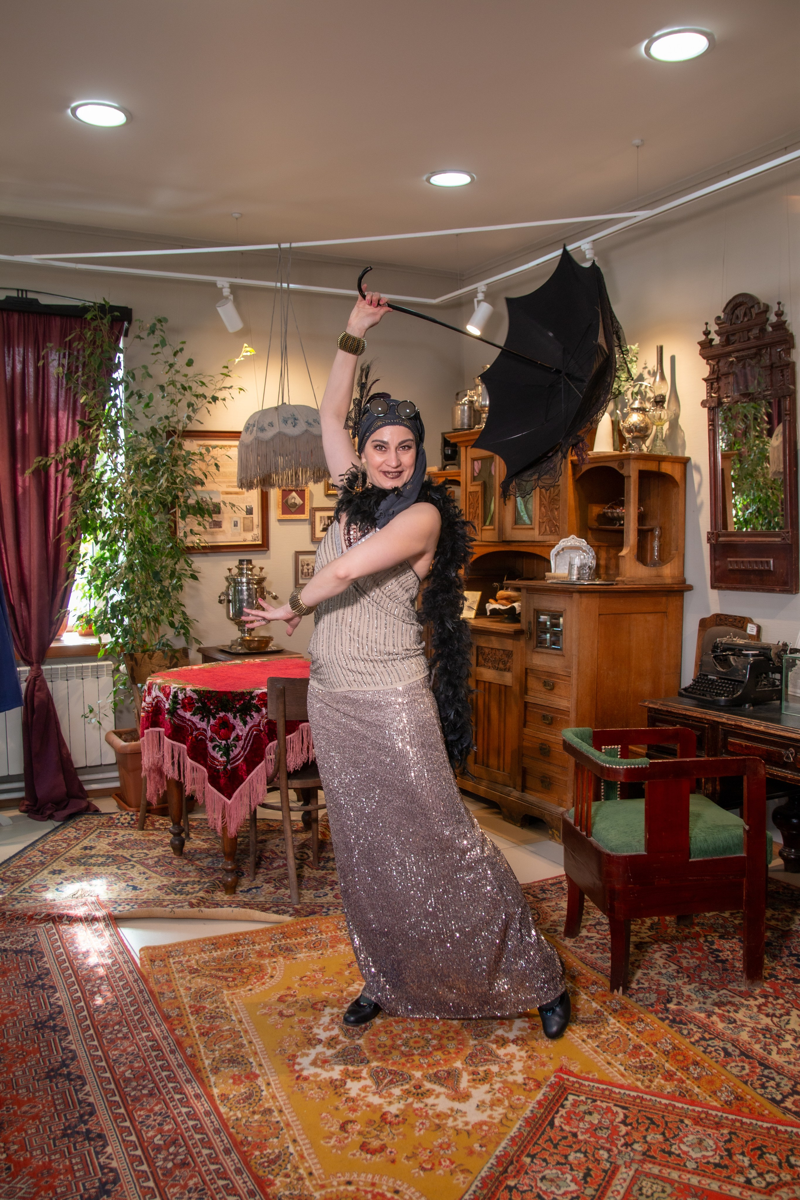 Танец в музее. Экспозиция Томск купеческий. Модель Лана Чернявская. Ваш фотограф Северск | Томск