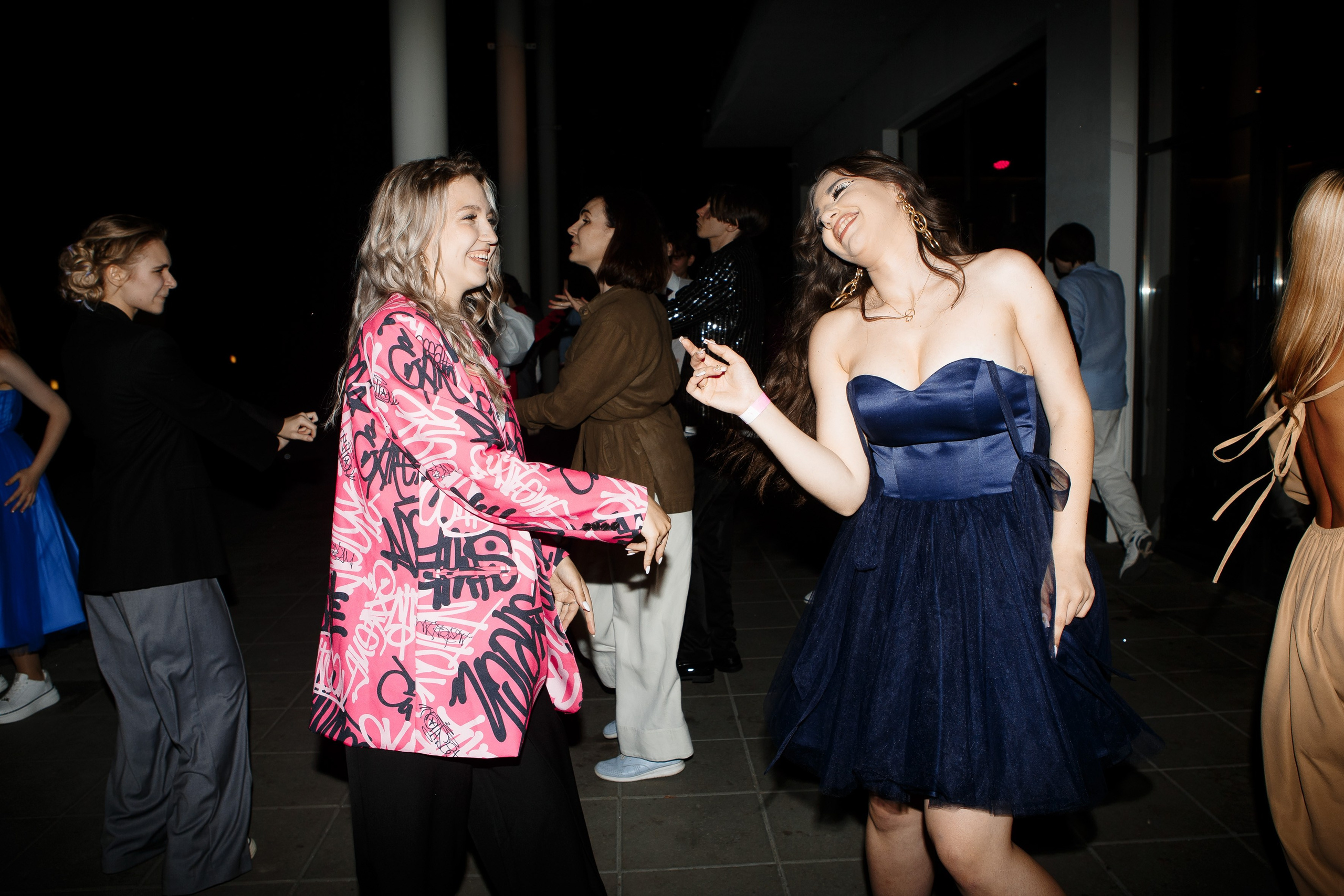 Выпускной Гимназия 12 2024 OpenHouse. Свадебный и портретный Фотограф в Липецке Дмитрий Котюков