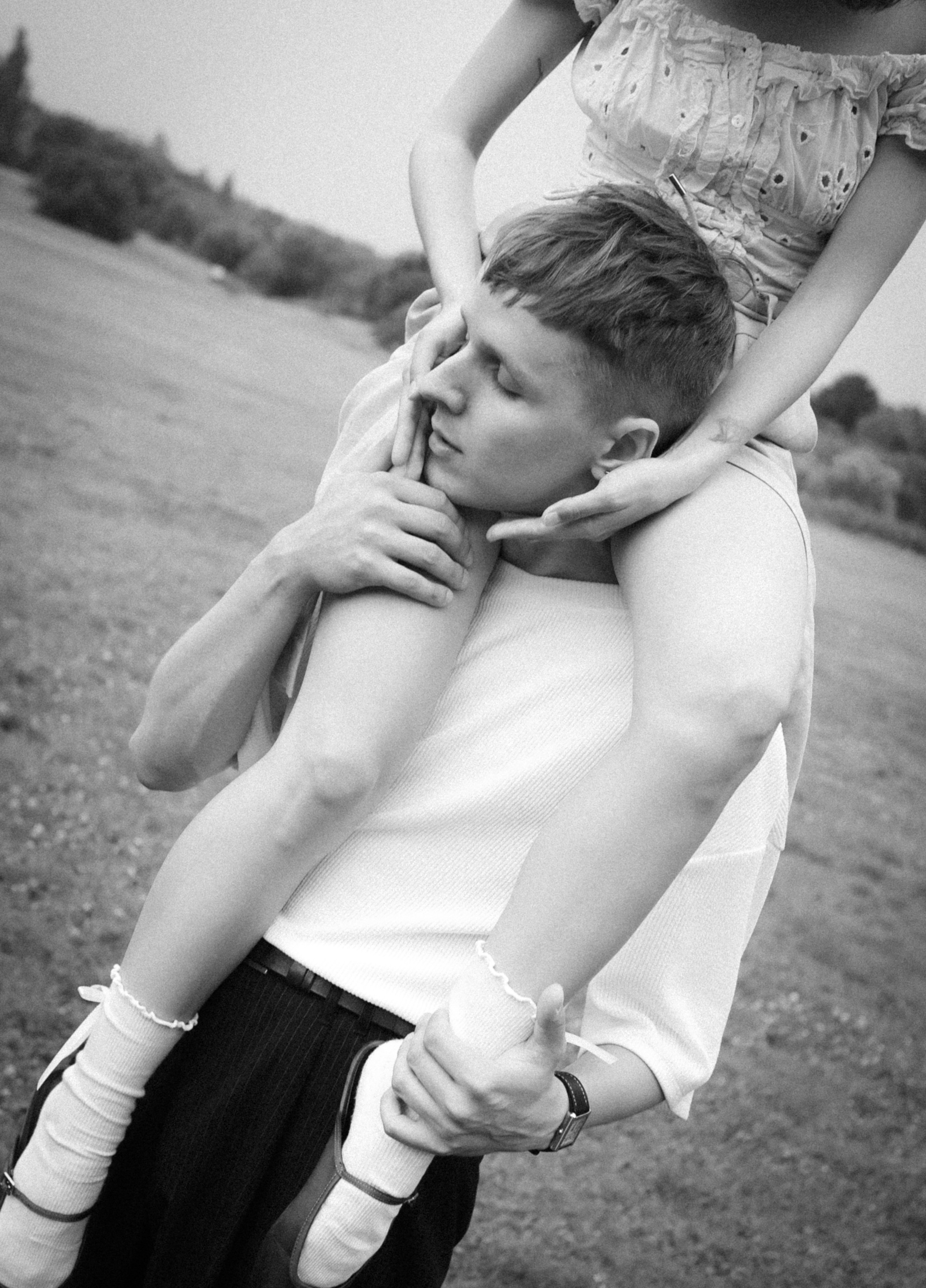 Яблони в саду. Свадебный и семейный фотограф Москва Варламова Виктория