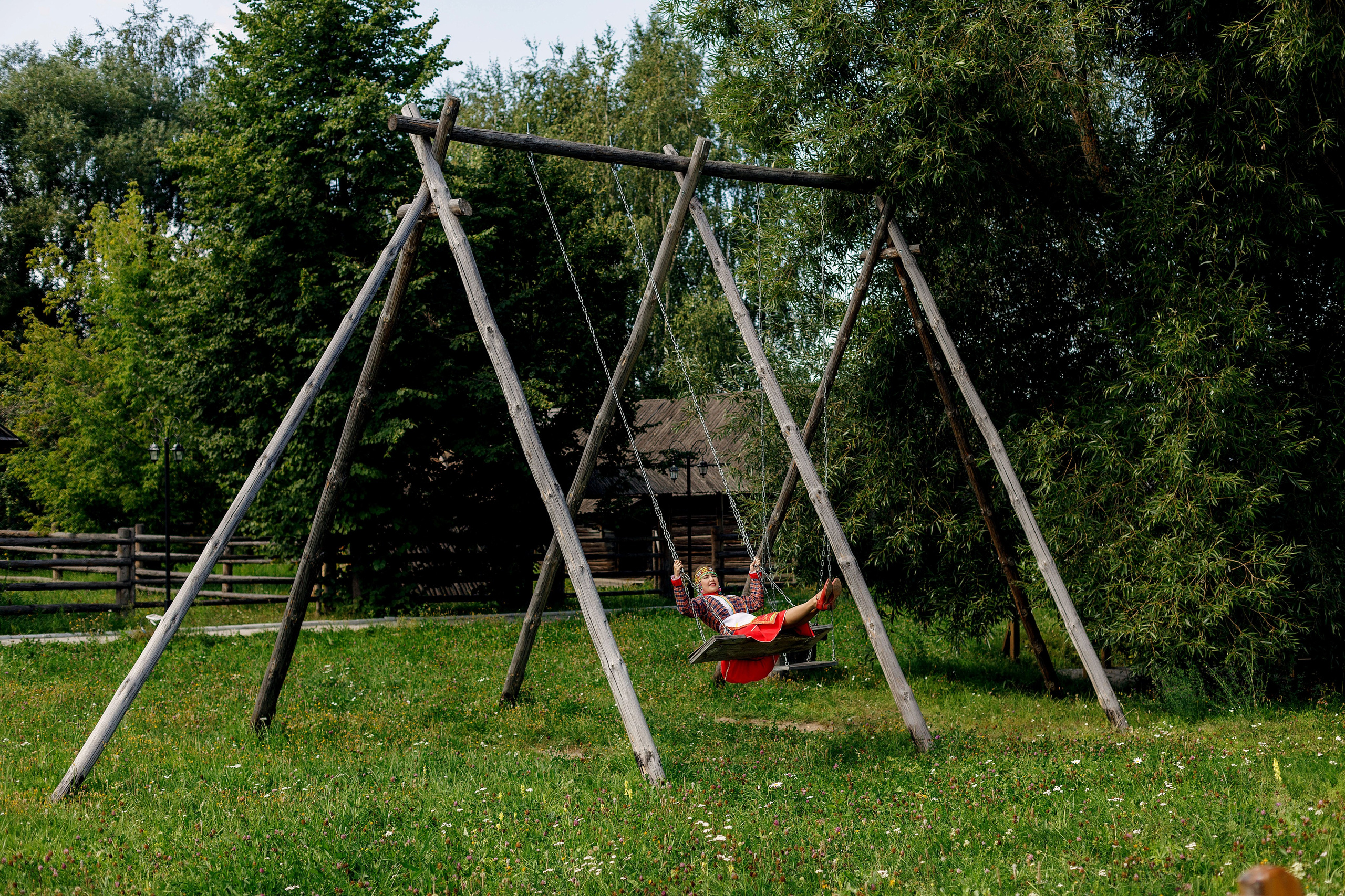 Фотосессия с Екатериной Анисимовой в Ибресинском этнографическом музее. Портретный и репортажный фотограф в Чебоксарах Андриян Чаркин