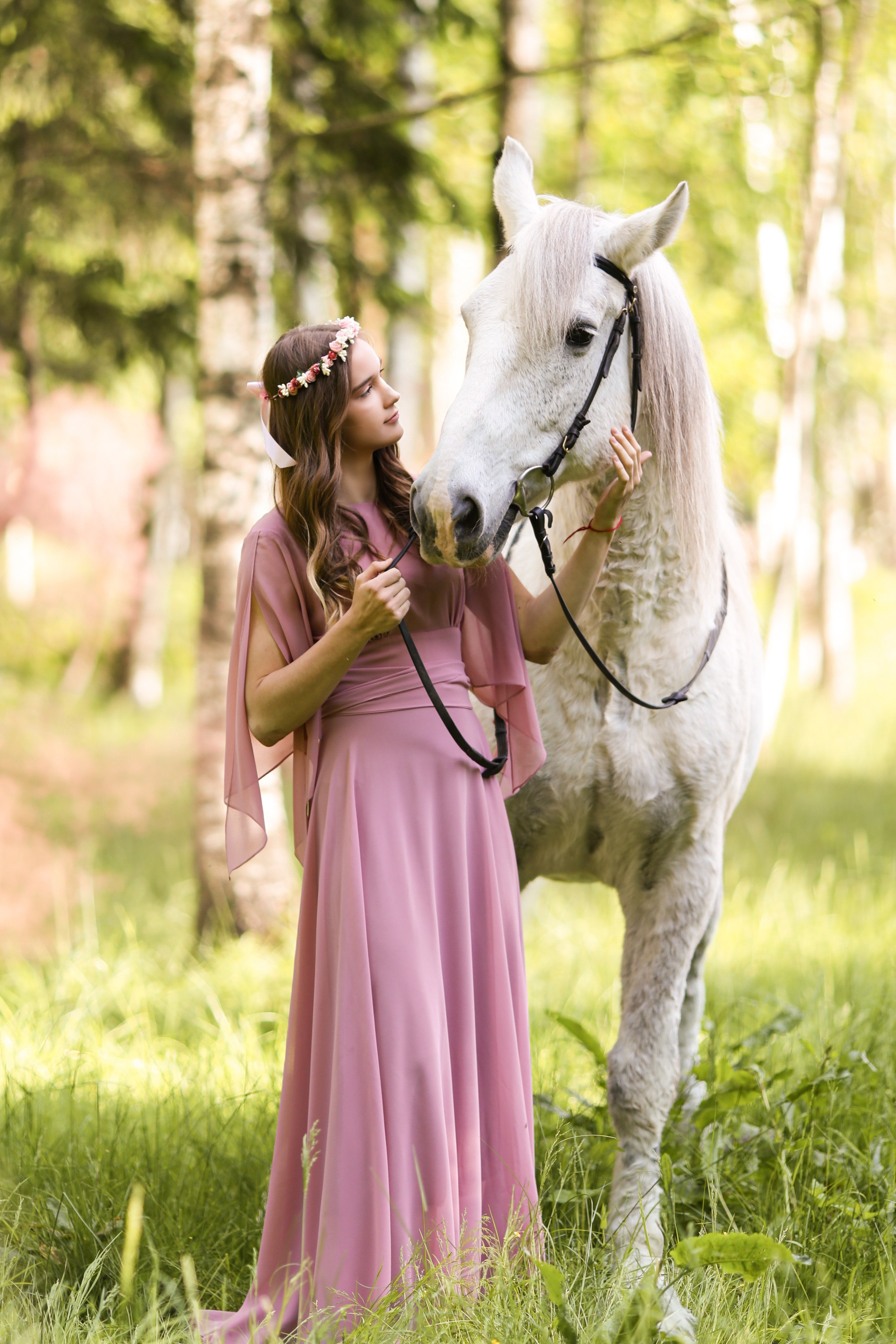 Фотосессия с лошадьми в Москве и МО, девушка в платье. Фотосессии с лошадьми