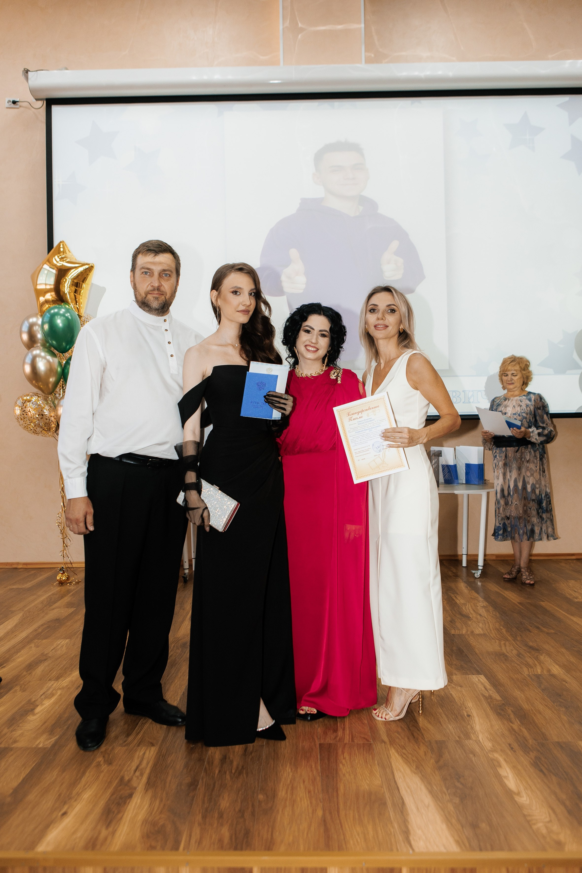 Выпускной Гимназия 12 2024 г. Свадебный и портретный Фотограф в Липецке Дмитрий Котюков