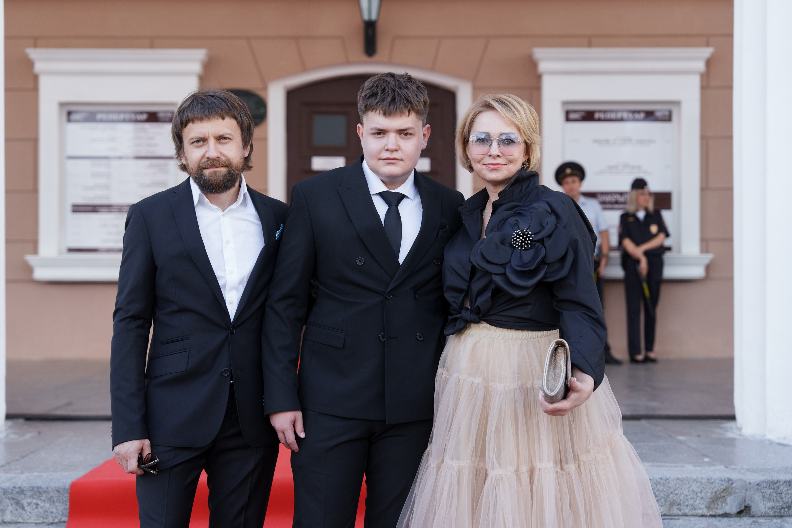 Выпускной Гимназия 7. Свадебный и репортажный фотограф Элина Козырьянова