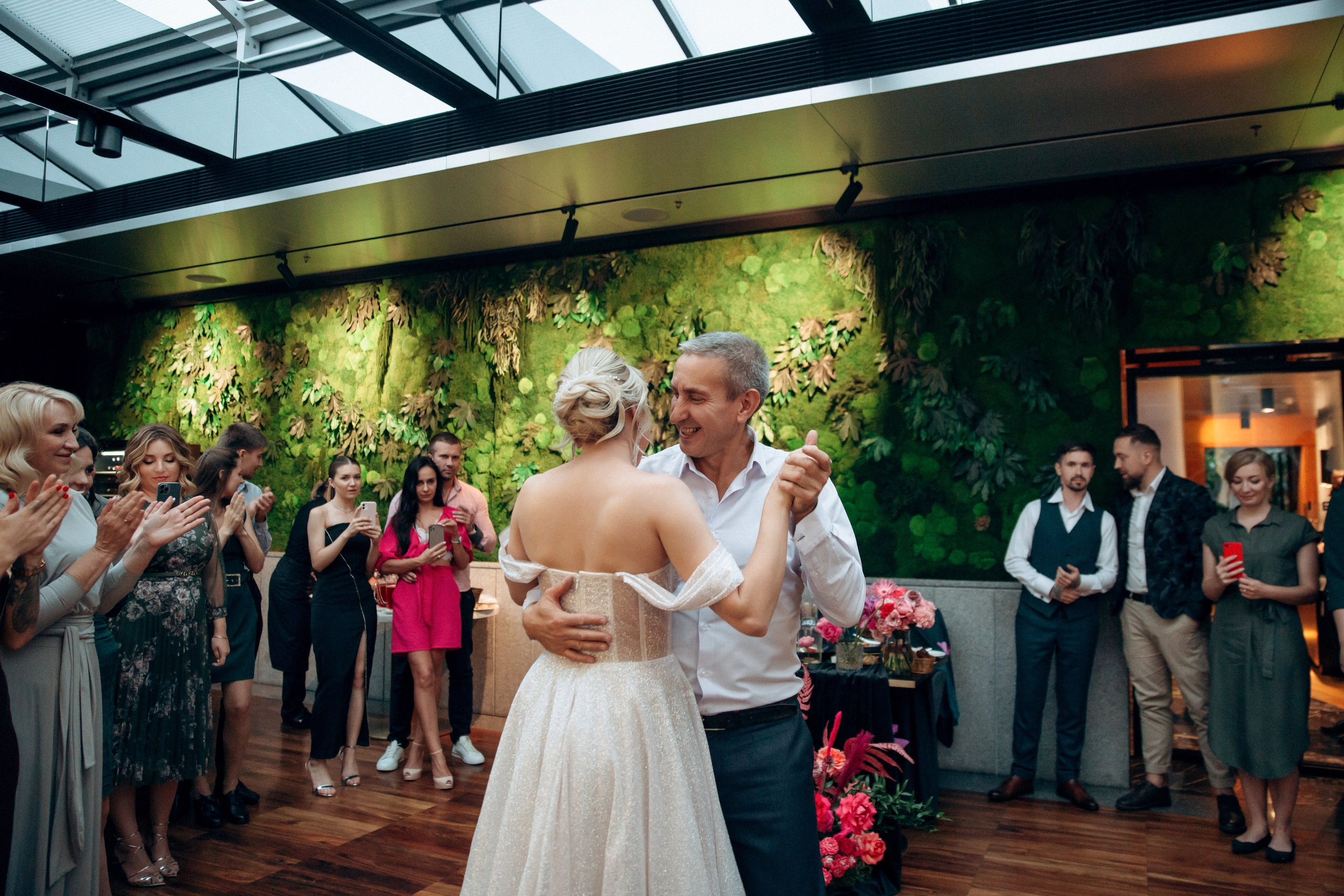 Неоновая свадьба. Свадебный фотограф в Санкт-Петербурге Вика Стукачева