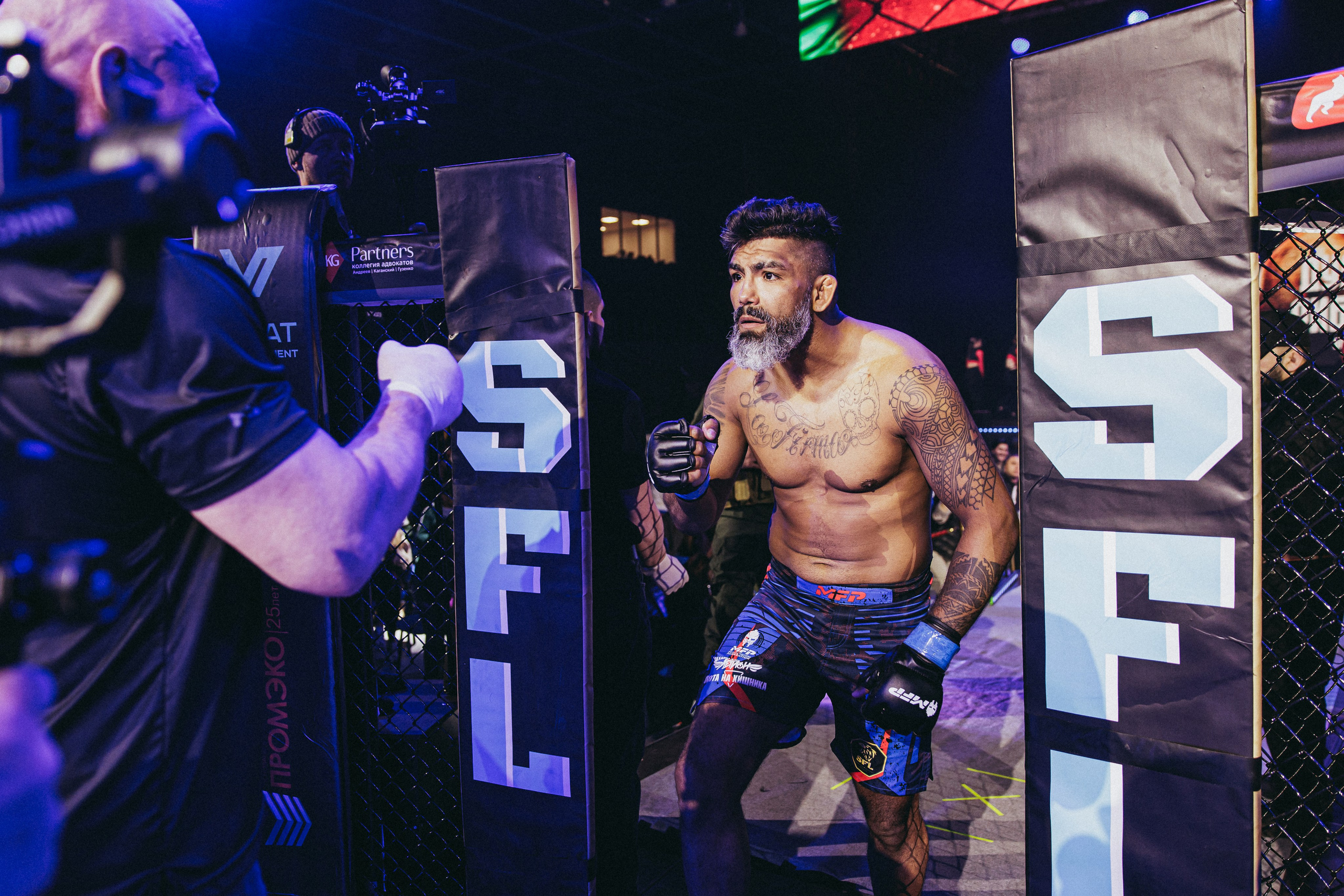 MFP255 ДУГЛАС РИБЕЙРО VS МАКСИМ БУТОРИН. Фотограф Иркутск Антипин Сергей