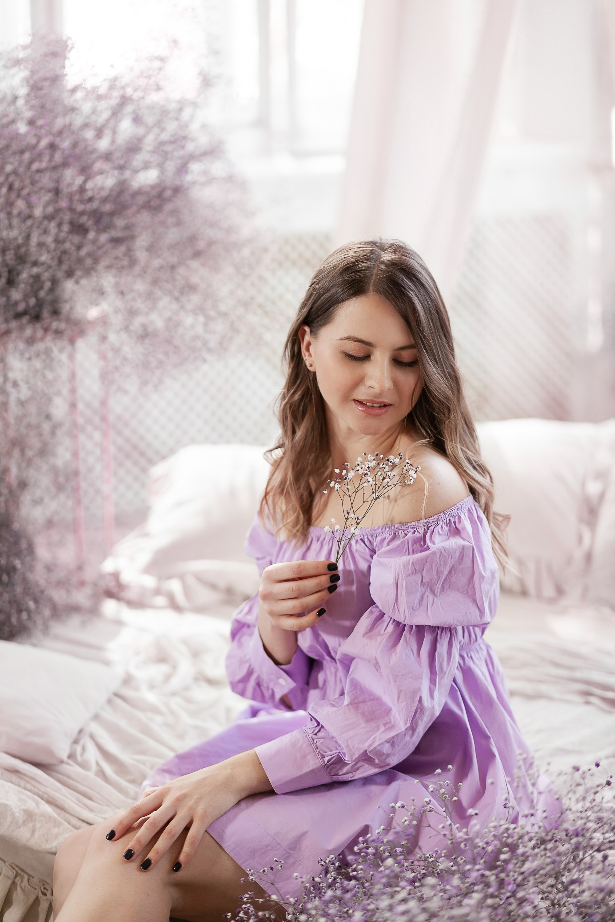 Портрет девушки с мягким освещением