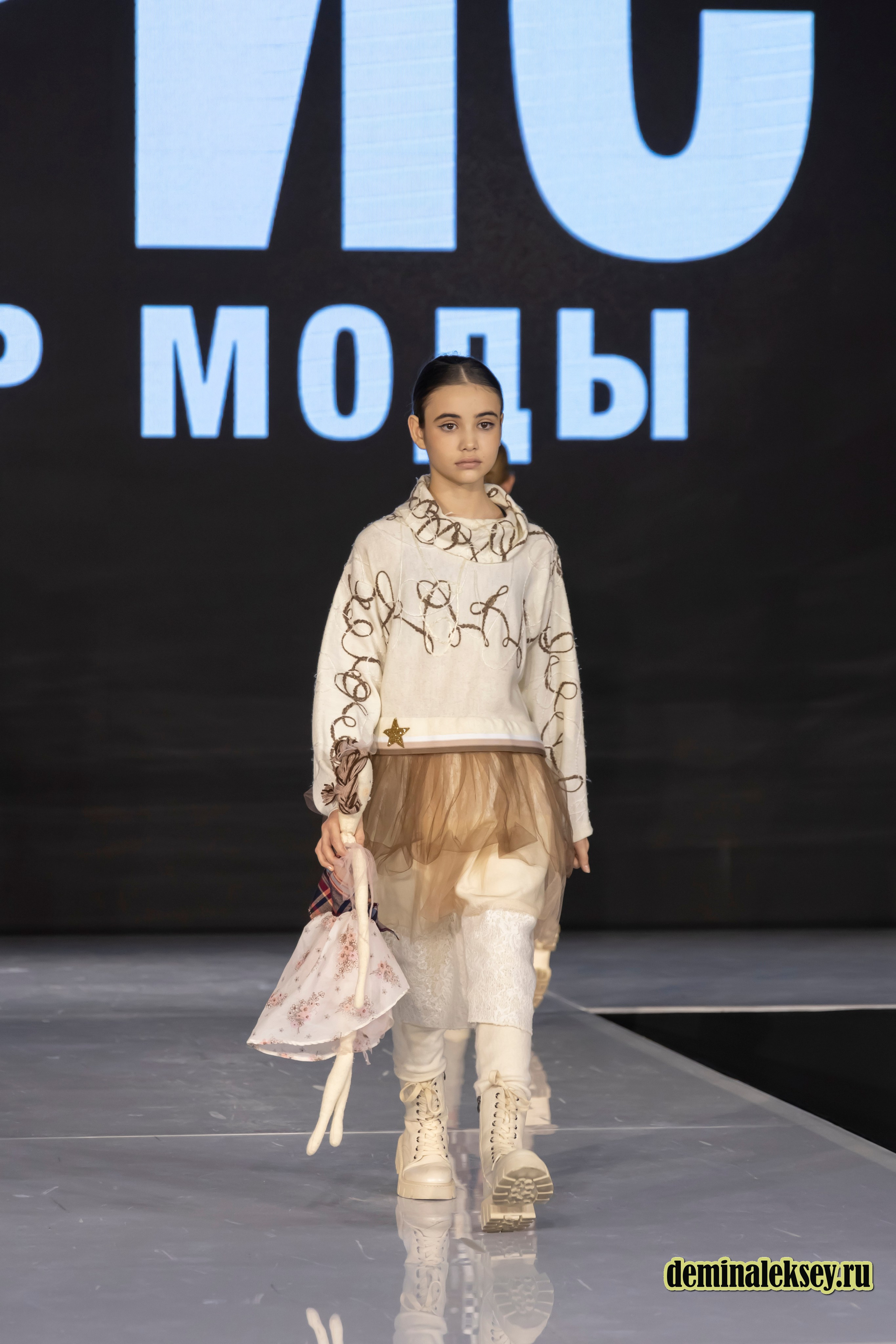 Ирина Старовойтова Театр моды «ИриС» 31 января 2025 гостиный двор, выставка Уникальная Россия. Репортажный, семейный и студийный фотограф в Москве Демин Алексей