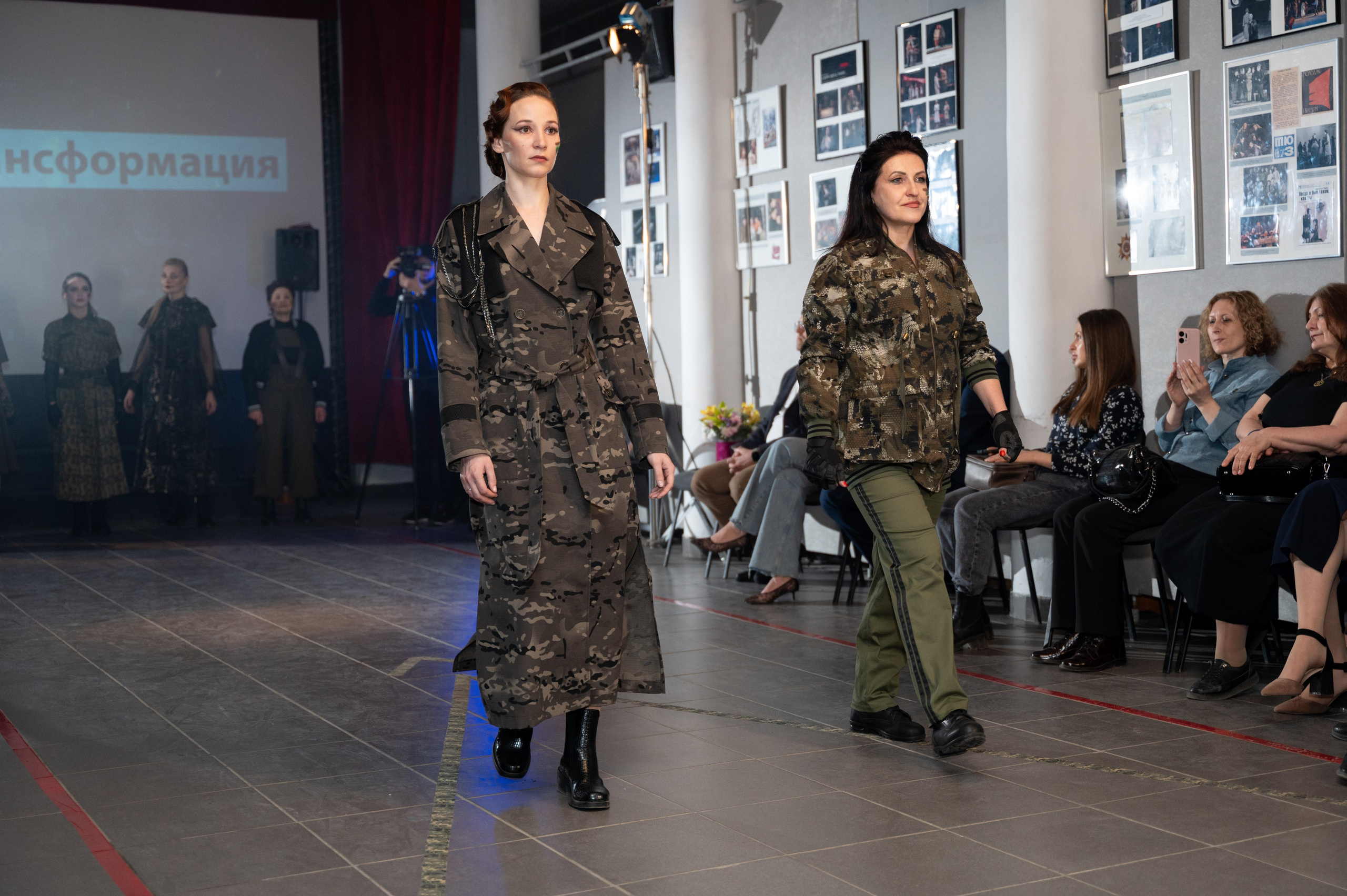 Закрытый показ милитари «Своя трансформация» дизайнера Юлии Бойченко | 24.04.2025. Фотограф в Омске Елизавета Кириллова