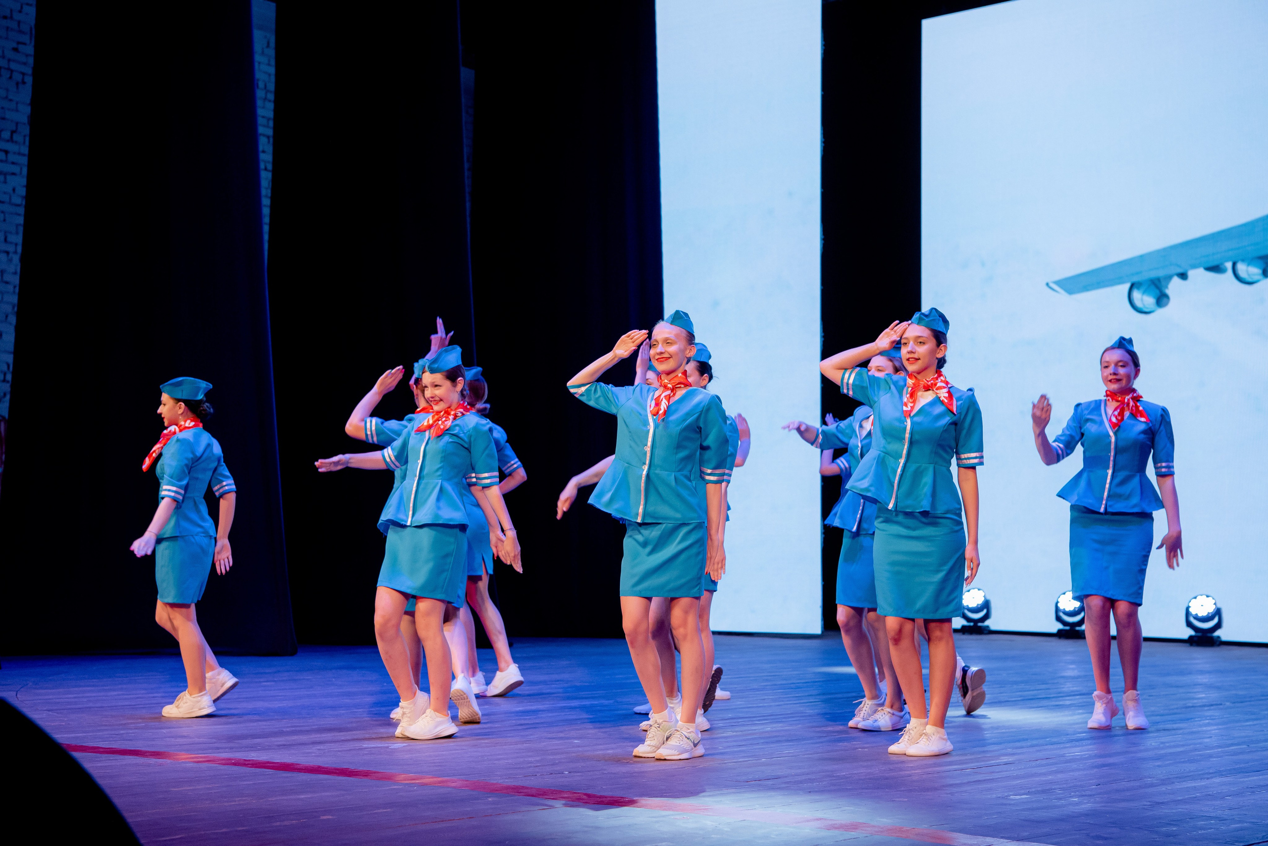 30 Школа. Вручение и Банкет. ДК Юбилейный и Банхоф. Фотограф в Волгограде и Волжском Александр Горбань