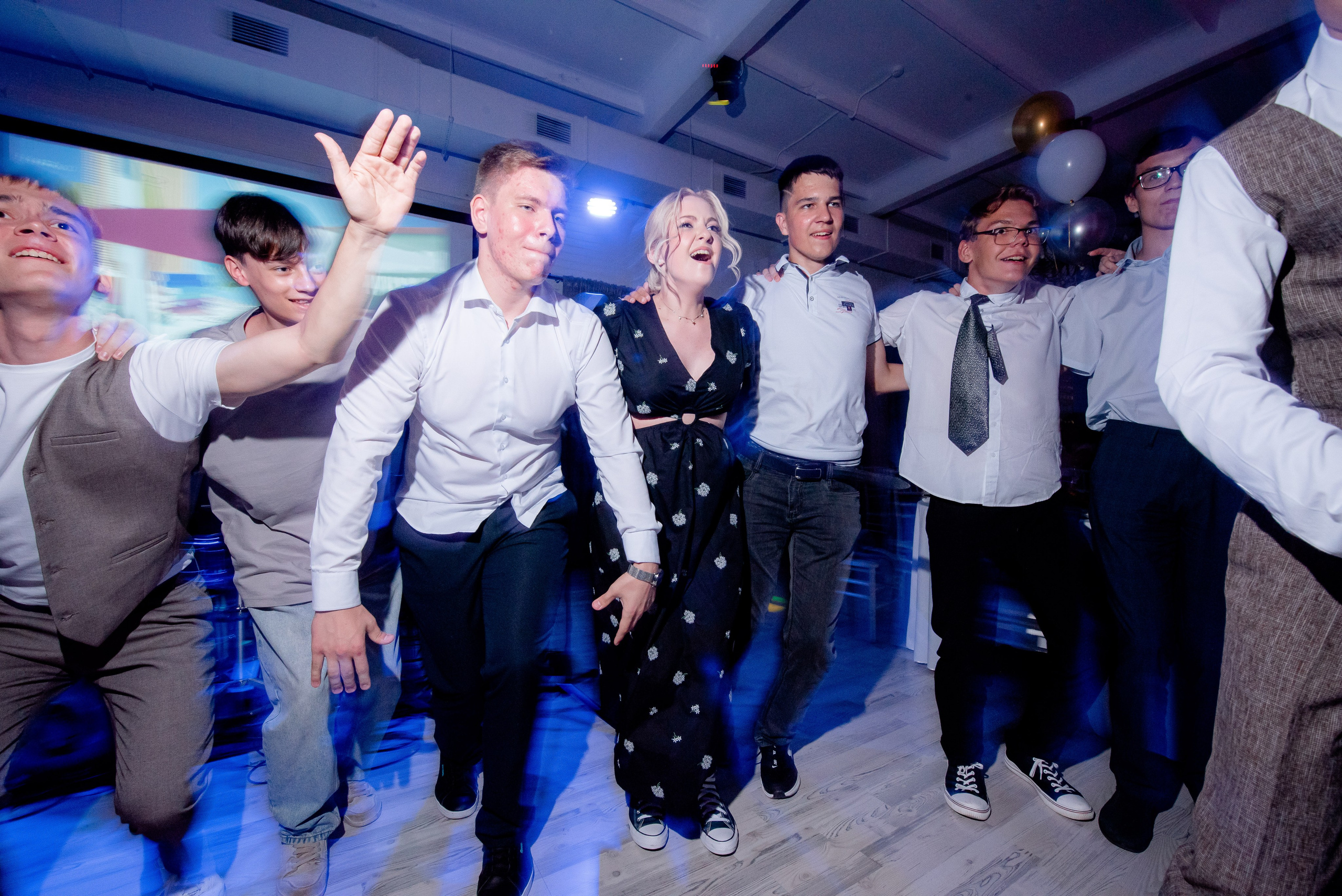 30 Школа. Вручение и Банкет. ДК Юбилейный и Банхоф. Фотограф в Волгограде и Волжском Александр Горбань