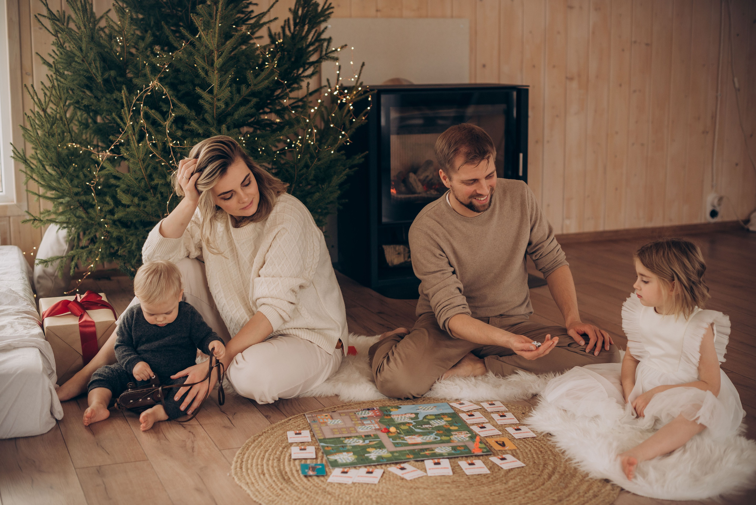 Семейная новогодняя фотосессия в студии. Семейный фотограф в Домодедово и Москве Елена Пичугина