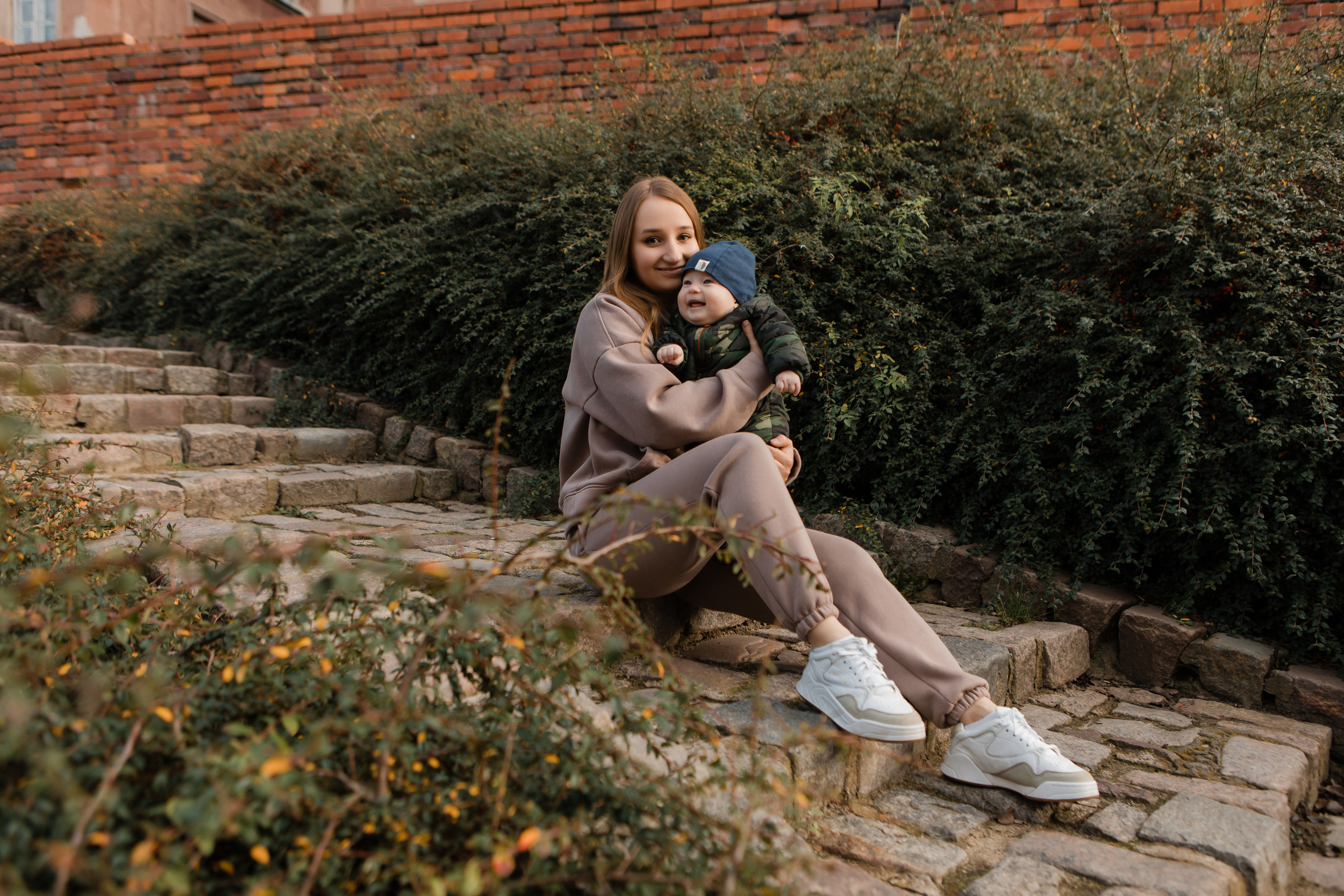 Семейная фотосессия Никиты и Марины. Видеосъемка и фотосъемка свадеб. Фотограф и оператор на свадьбу. Видеосъемка подкастов, собственная видео-фотостудии. Предметная фотосъемка