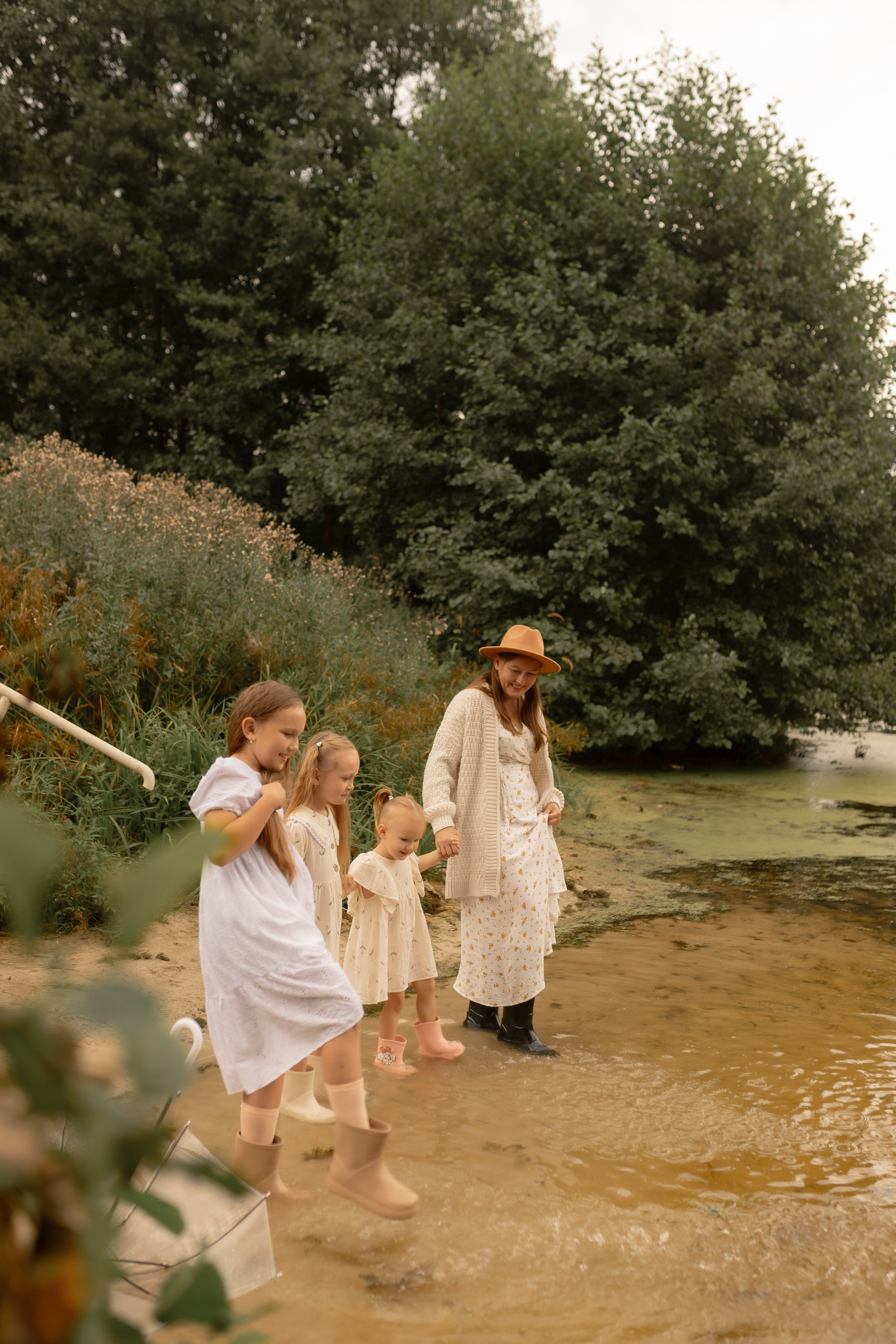 Мама Алина, Маша, Дина и Анечка. Фотограф Татьяна Семенова