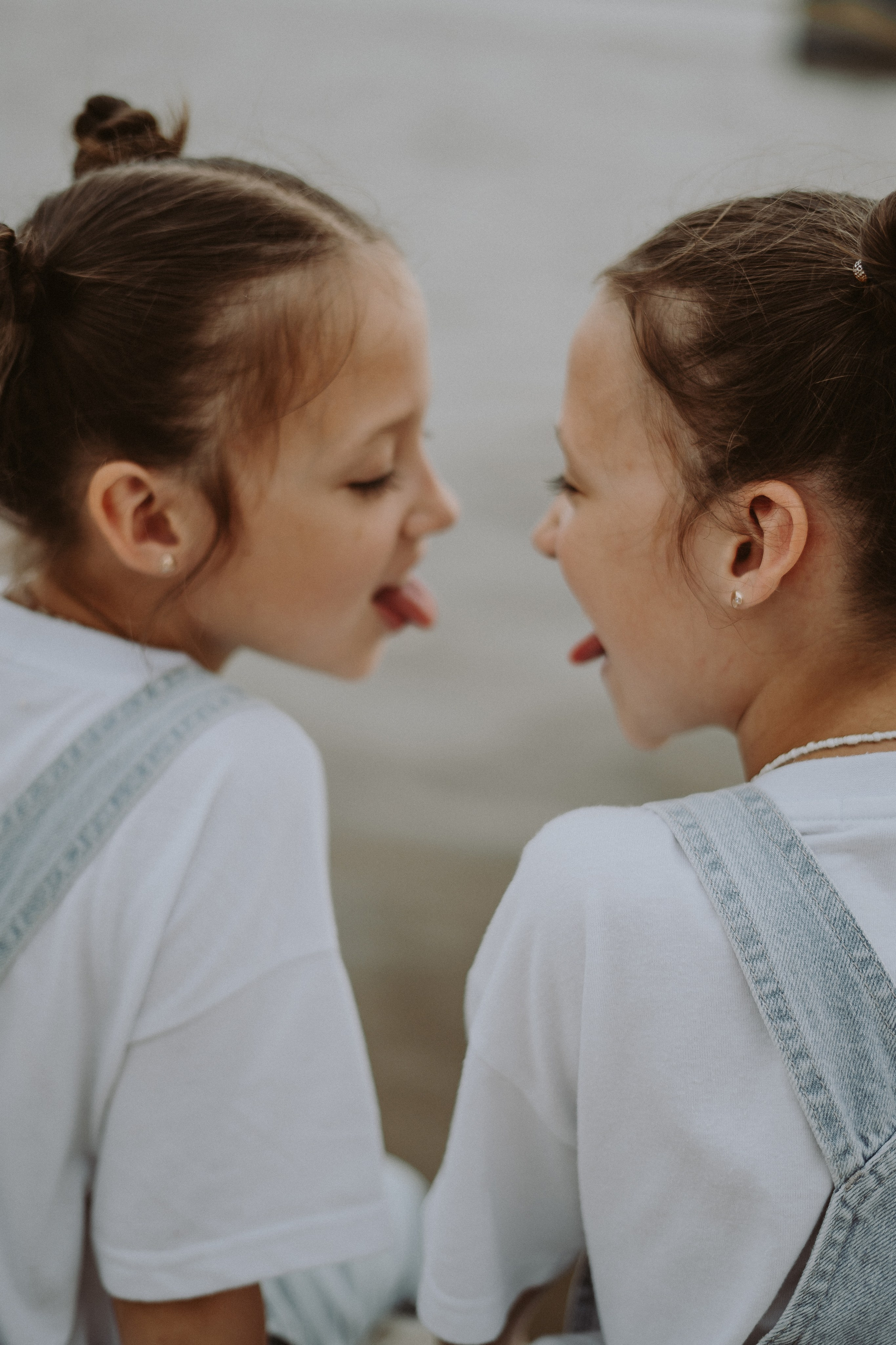 Летняя фотосессия близняшек. Фотограф сахалин