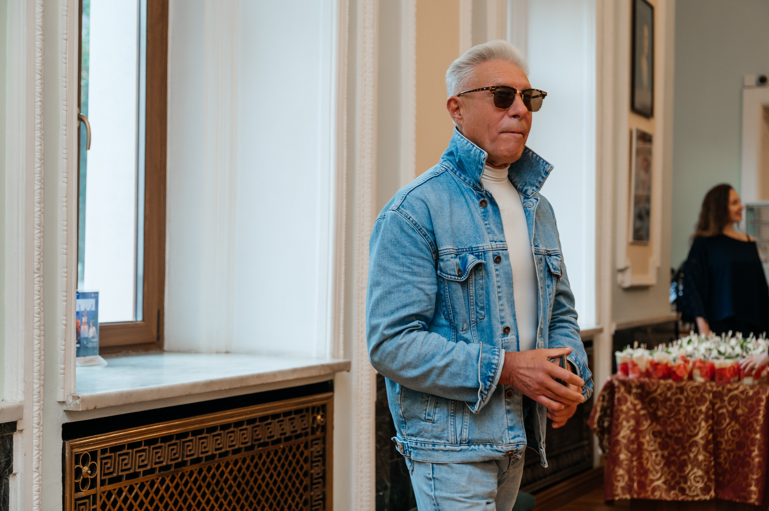 Открытие выставки Кати Васильевой в Молодежном театре. Wedding and family photographer USA