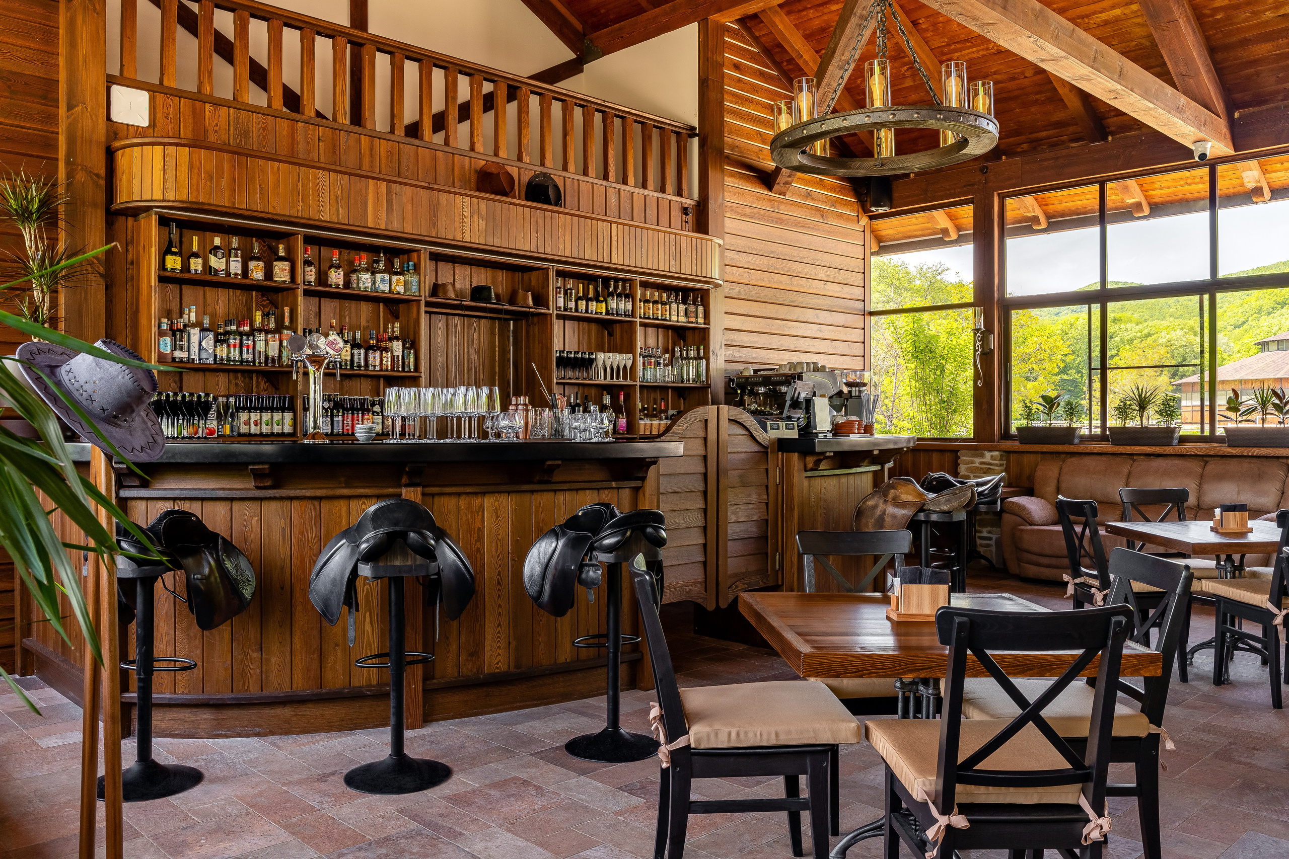 Парк-отель «Орлиное гнездо». Бар «Подкова». п. Горячий Ключ. Интерьерный фотограф в Краснодарском крае Светлана Шурлова