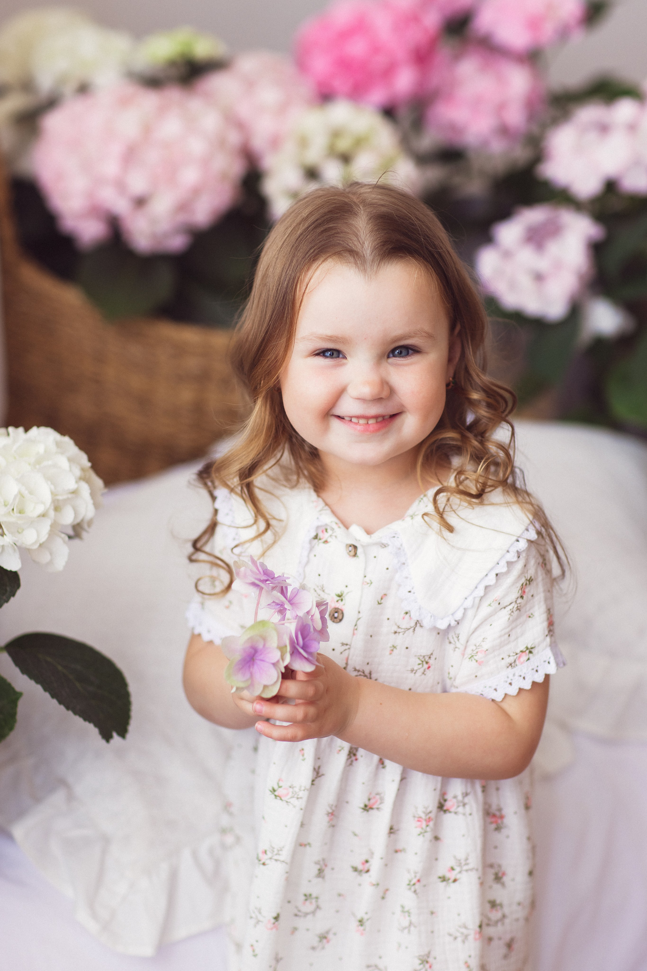 Фотосессия для мамы и дочки, фотостудия «Space JOBS» в г. Краснодаре. Семейный и детский фотограф в Краснодаре Анна Трашкова