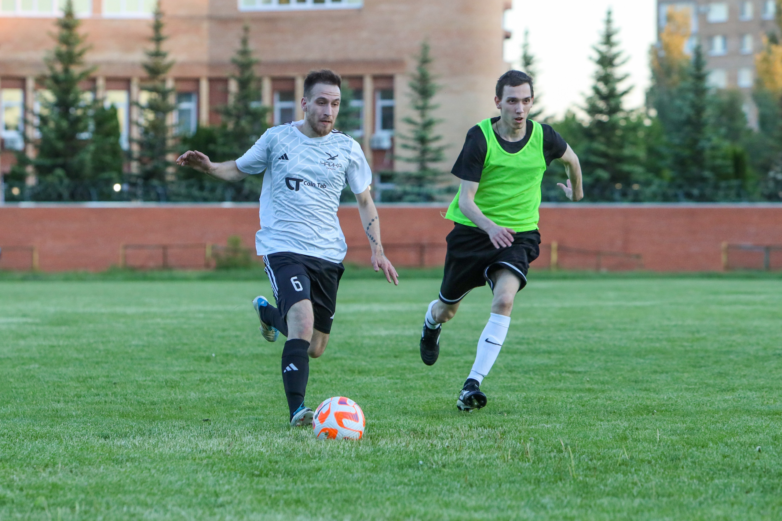 Чайка — Торпедо. Взрослое первенство города по футболу. Спортивный фотограф в Самаре