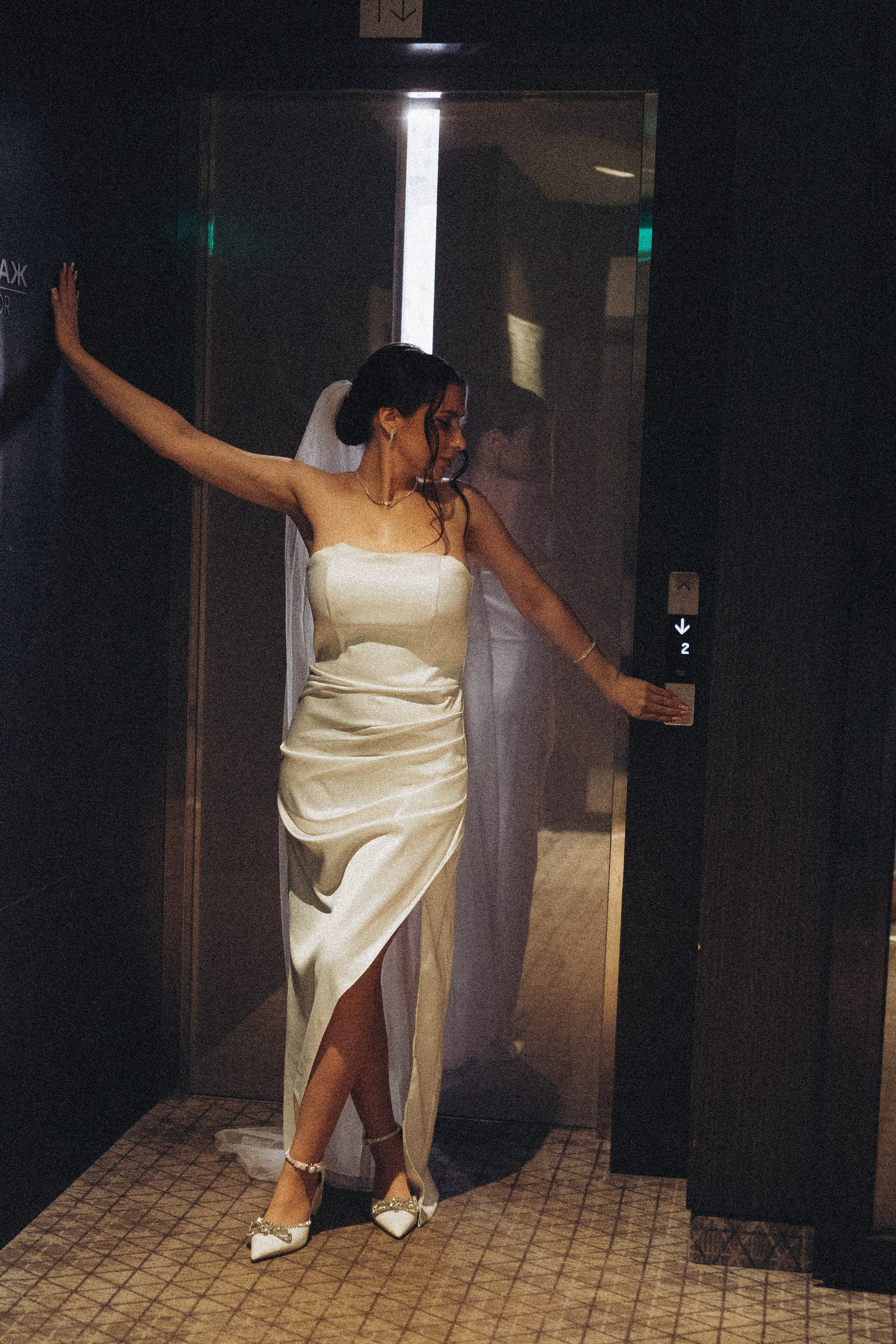 СВАДЕБНАЯ СЬЕМКА СБОРОВ ЖЕНИХА И НЕВЕСТЫ В ОТЕЛЕ И ТАКЖЕ ФОТОСЕССИИЯ В ОТЕЛЕЕ МЕГАПОЛИС БРЯНСК. Профессиональный фотограф, Санкт-Петербург — Виктория Богомолова