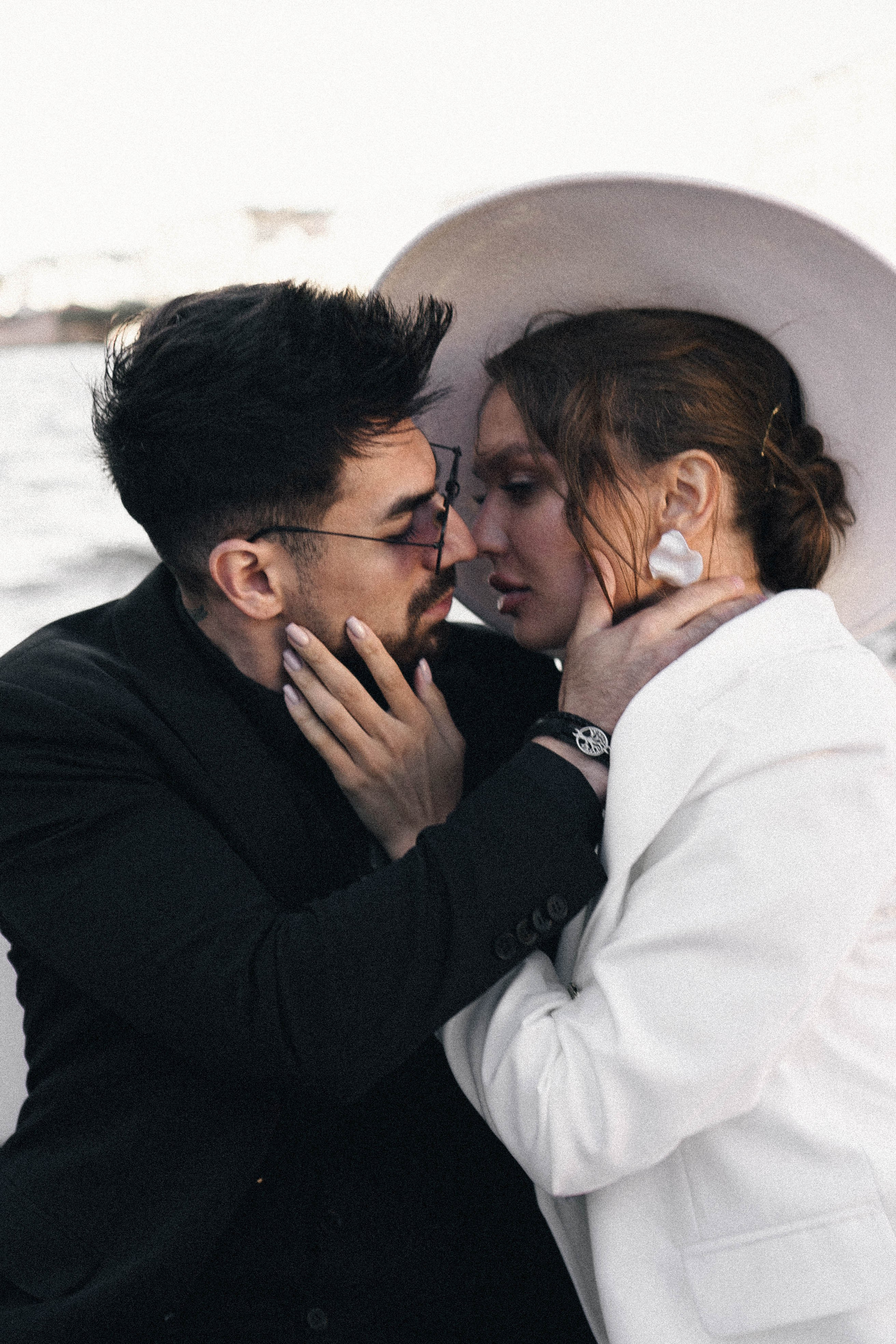 СВАДЕНБНАЯ СЬЕМКА НА КАТЕРЕ ПО КАНАЛАМ САНКТ-ПЕТЕРБУРГА И В АКВАТОРИИ НЕВЫ. Профессиональный фотограф, Санкт-Петербург — Виктория Богомолова